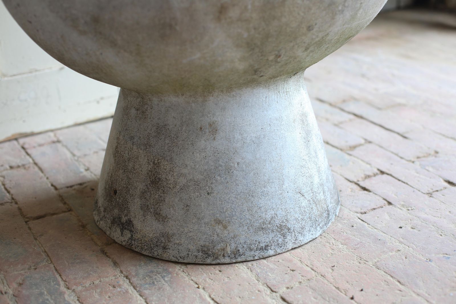 photo vinterior Willy Guhl Pod Chair, Concrete, 1960s, Swiss