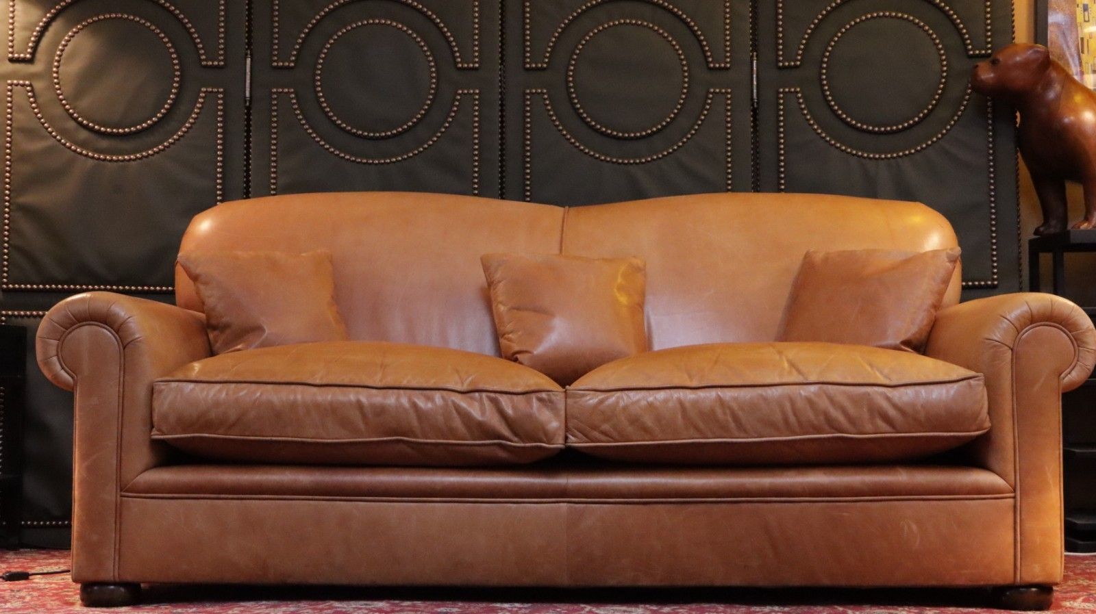 photo vintage Stunning Bespoke Leather 3 Seater Club Sofa Tan Brown Rrp£6000 Delivery 🚚🚚