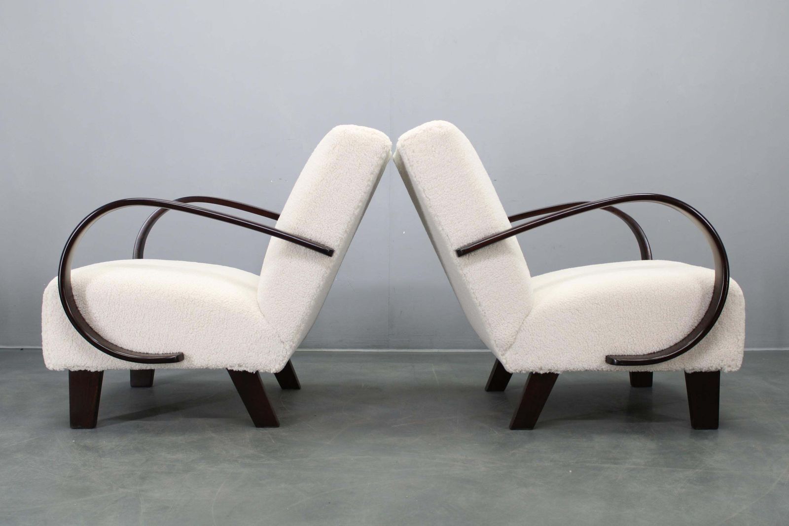 1940s Art Deco Armchairs By Jindřich Halabala, Beech Wood Upholstered photo vinterior