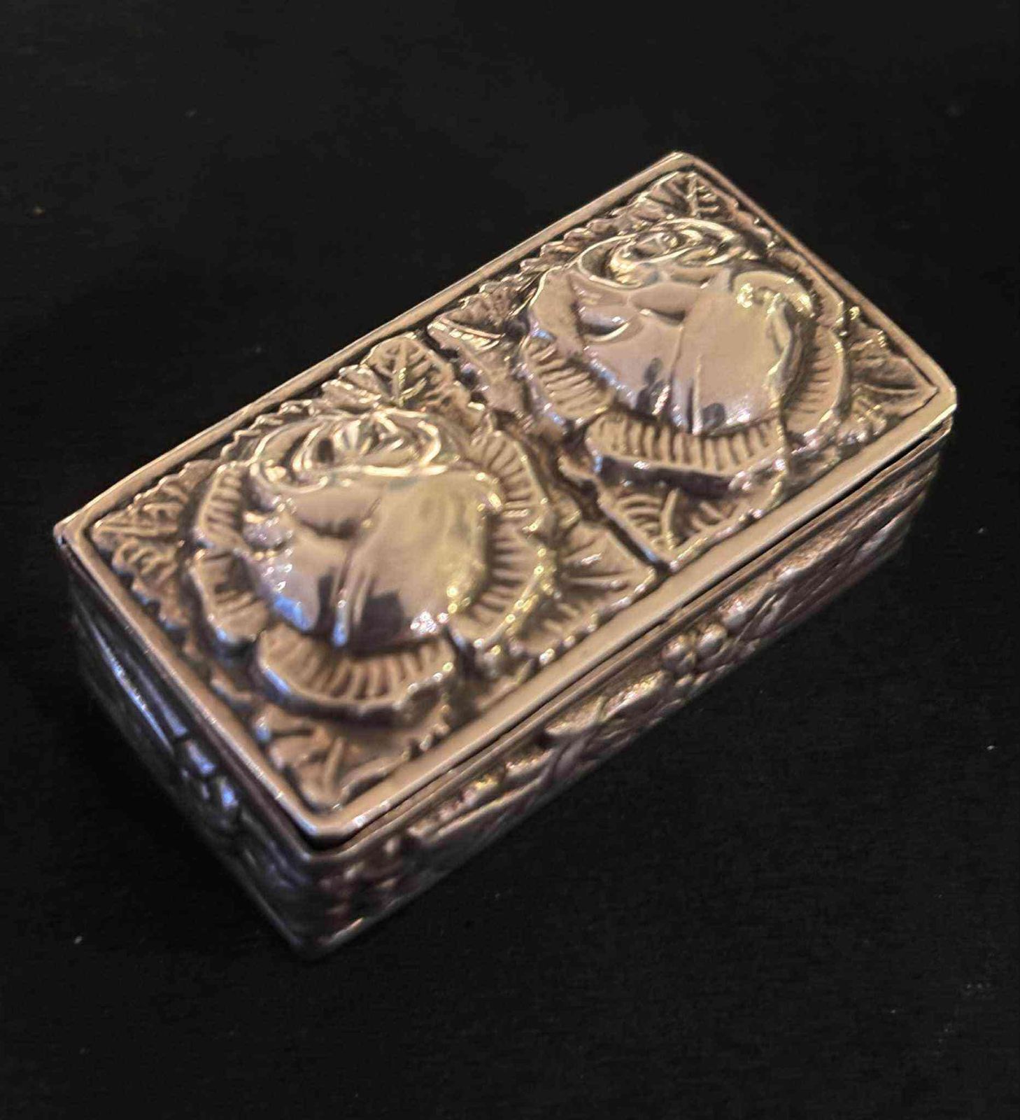 Antique Sterling Silver Box 925 – Minerva Head – Romantic Hand Repoussé Floral Design – C. 1930 photo vintage