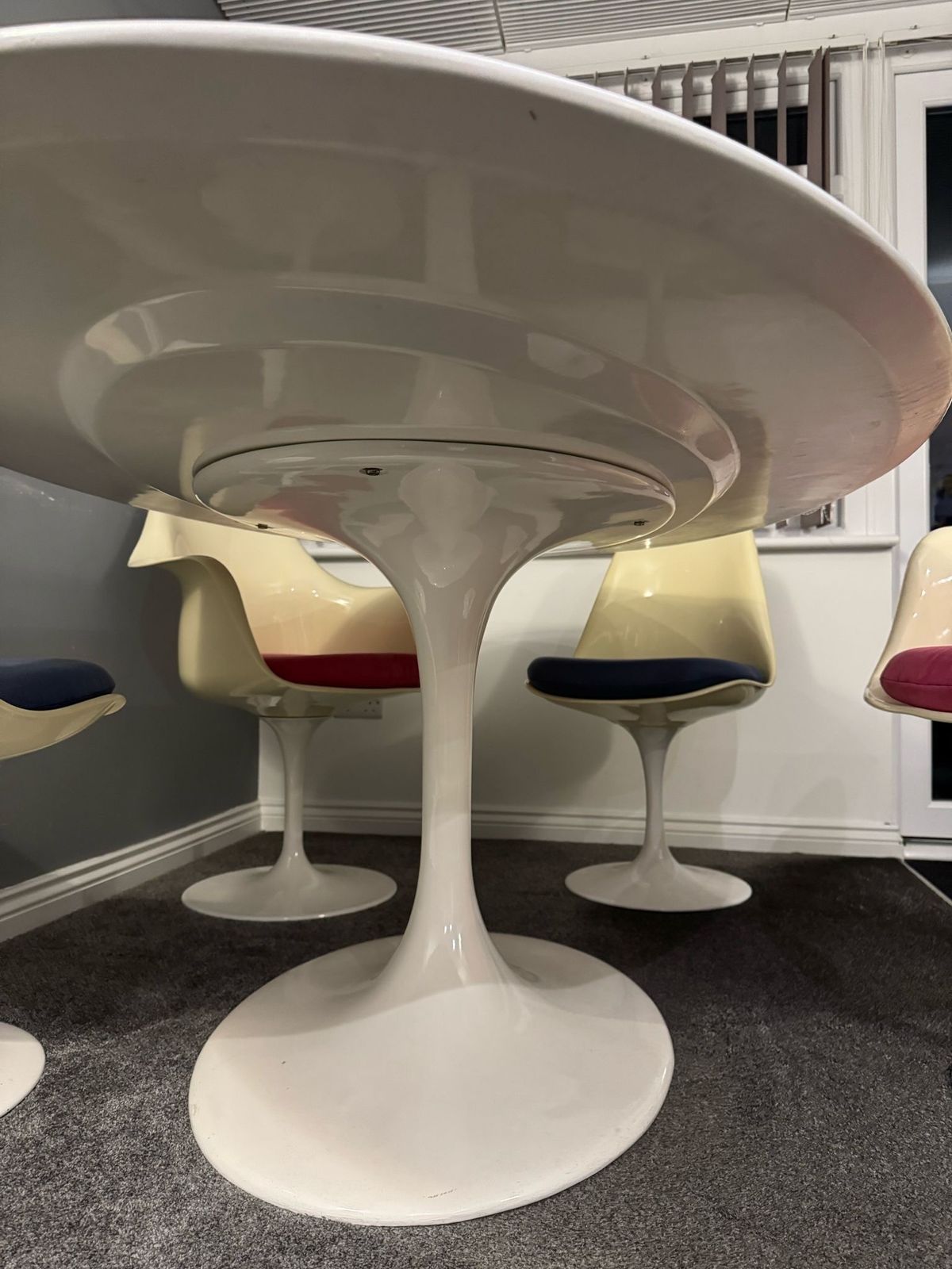 photo vinterior Rudi Bonzanini Tulip Dining Chairs & Dining Table