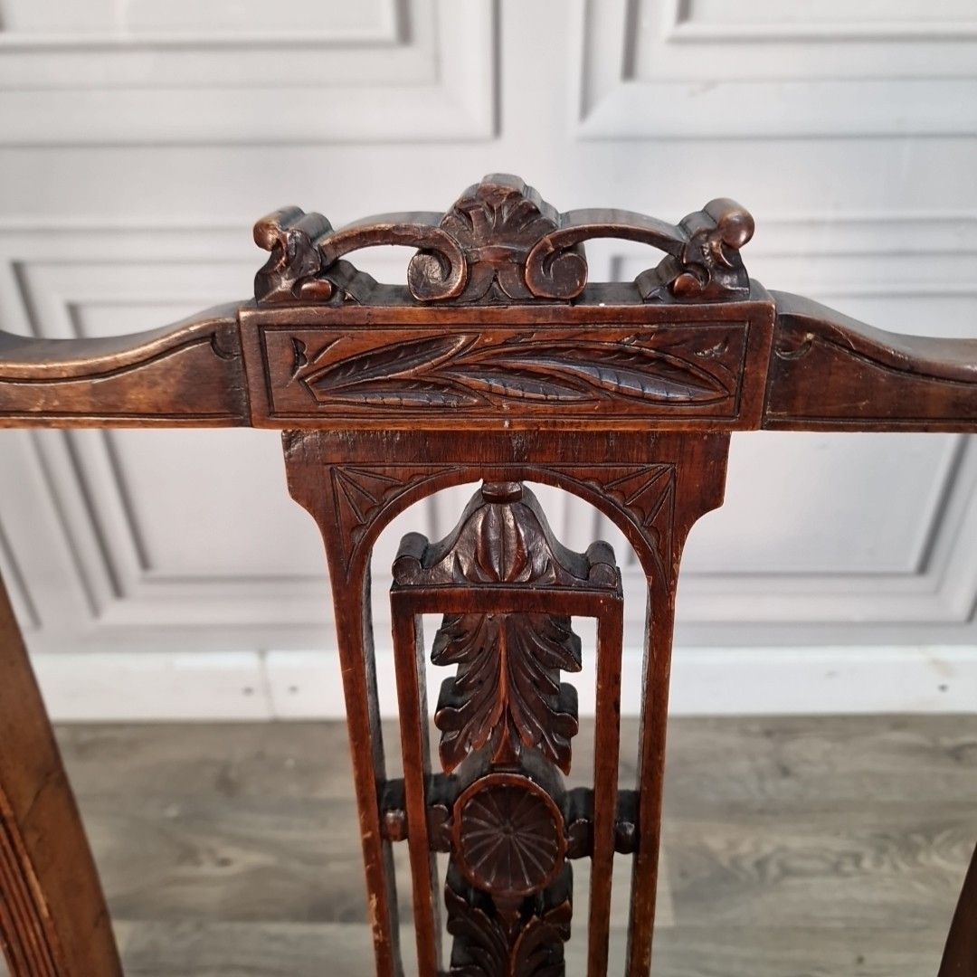 photo furniture Antique Low Hall Chair Heavily Carved Solid Wood Green Velvet Bedroom Seat