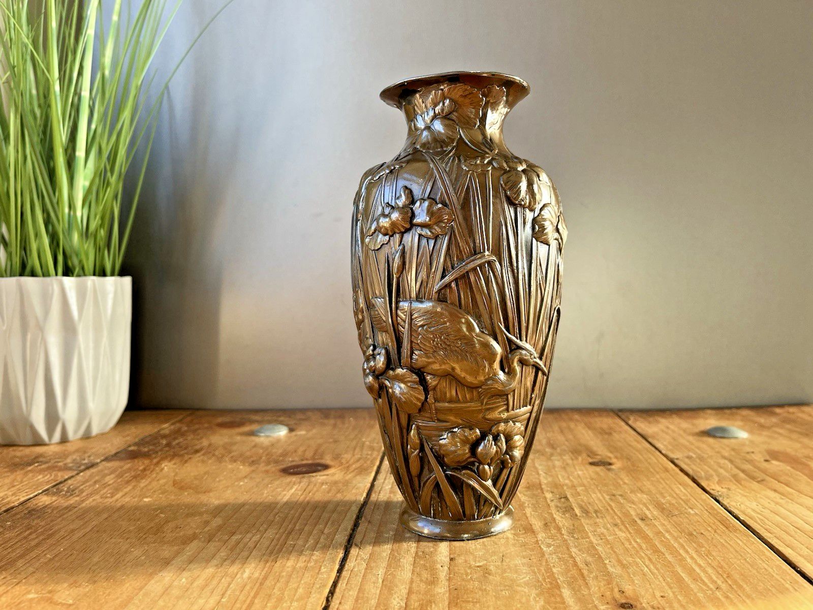 Antique Japanese Meiji Period Bronze Tone Copper Clad Crane Bird Vase Nouveau photo vinterior