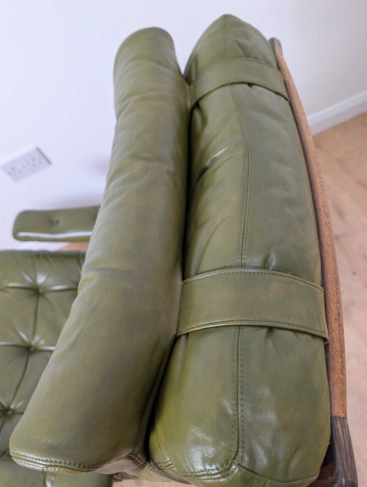 Vintage Swedish Göte Möbler “Delfin” Olive Green Mid Century Leather Swivel Armchair, 1970s, photo vinterior