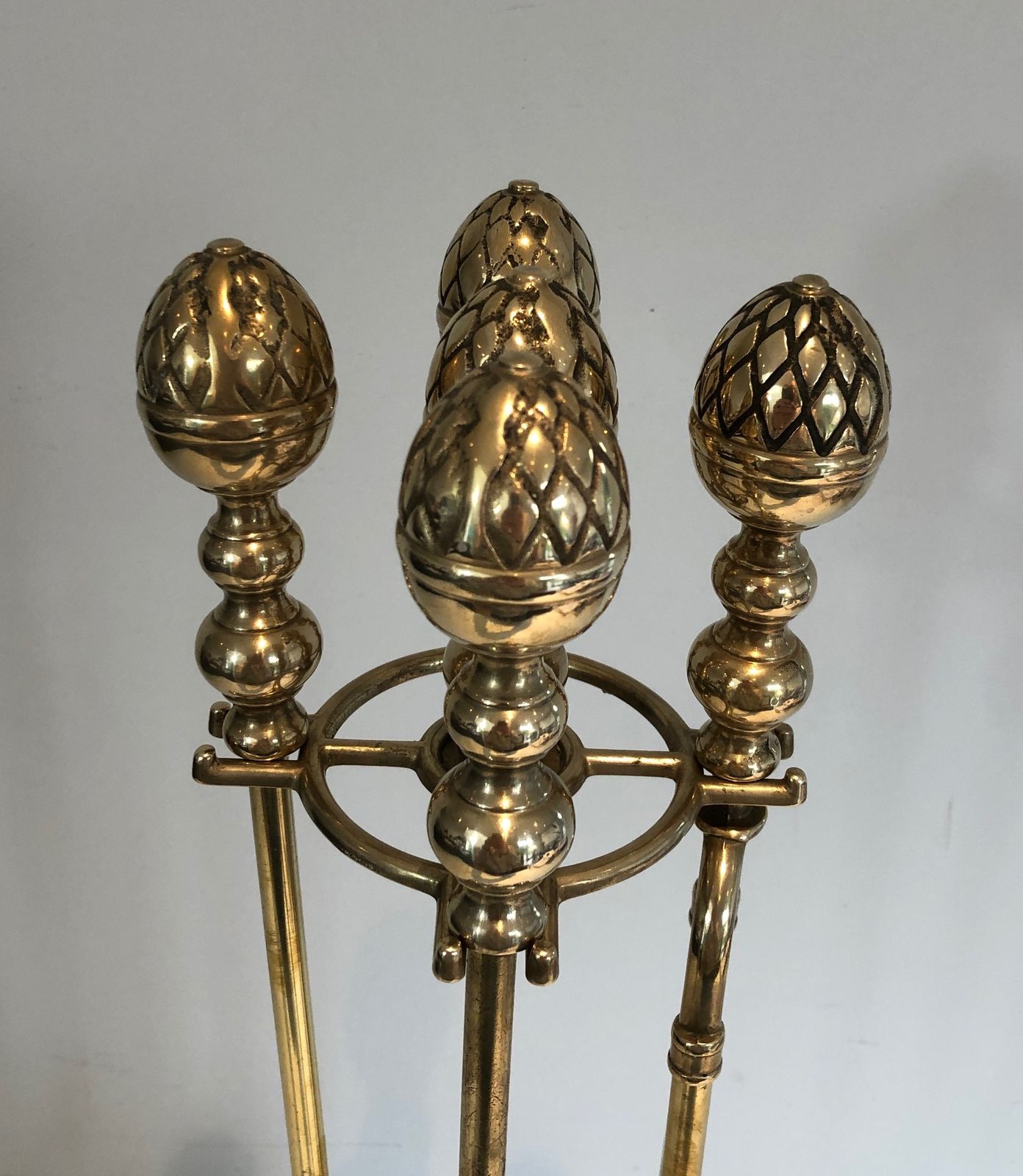 photo vintage Neoclassical Style Brass Pineapple Fireplace Tools