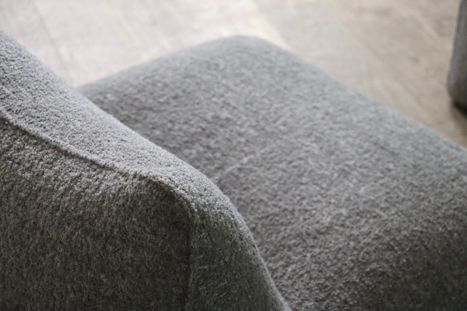 Le Bambole Lounge Chair Met Ottoman In Bouclé Van Mario Bellini Voor B&B Italia, Jaren 1970 photo vinterior
