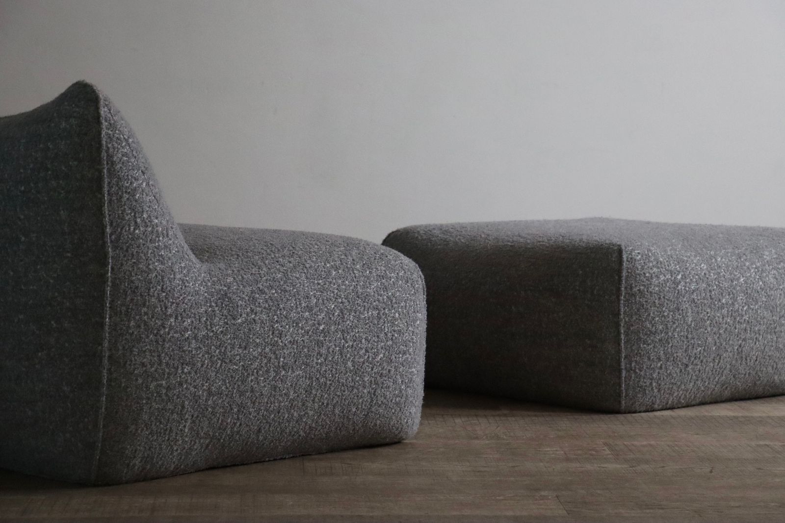 Meubels Le Bambole Lounge Chair Met Ottoman In Bouclé Van Mario Bellini Voor B&B Italia, Jaren 1970 photo