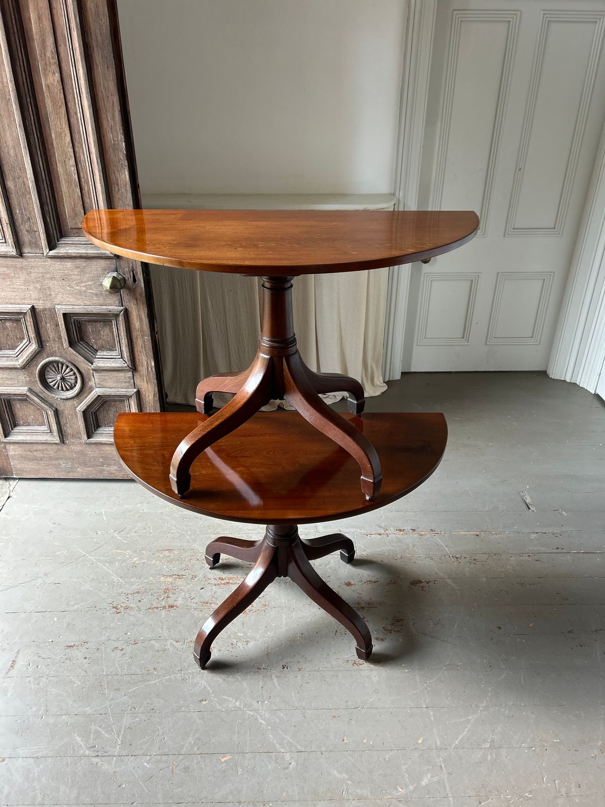 Handsome Pair Of 18th Century Mahogany Console Tables photo vinterior