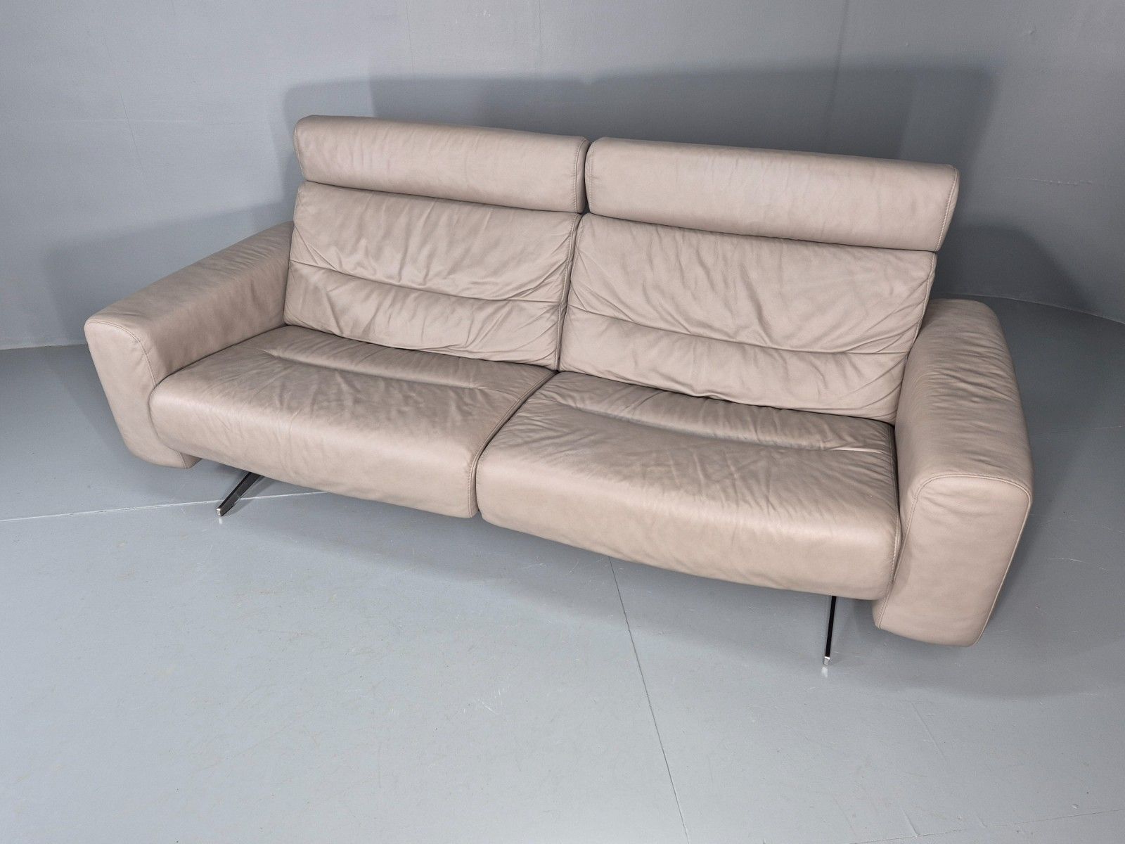 Stressless Stella 3 Seat Settee In Grey Leather Modern Ekornes Eb11476 M3ss photo buy