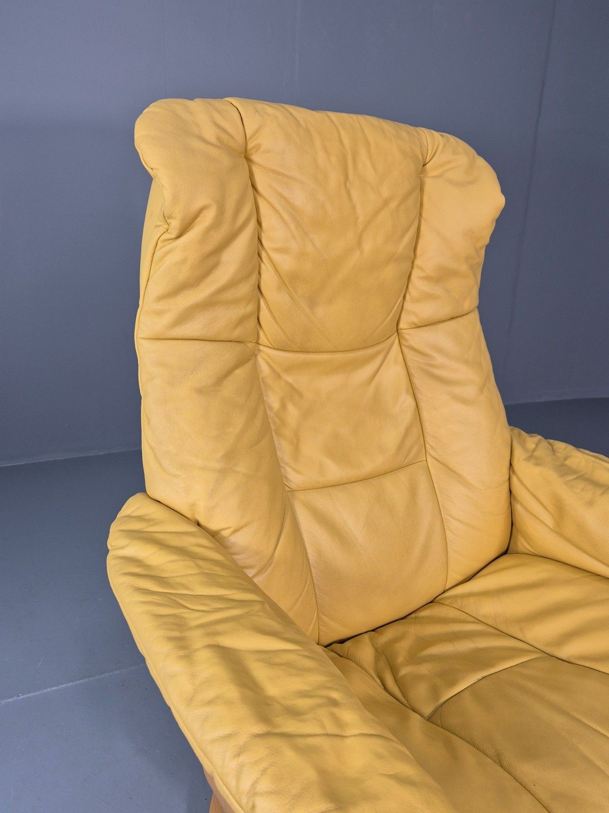 Stressless Swivel Recliner Chair  Ekornes Yellow Leather 1990s Eb11574 Mwoo photo vinterior