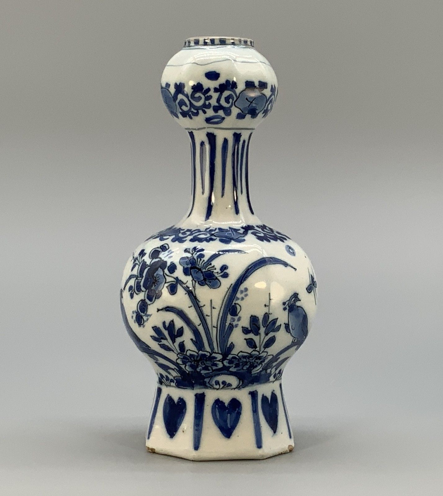 Small 18th Century Dutch Delft Octagonal Chinoiserie Blue And White Faience Vase photo vinterior