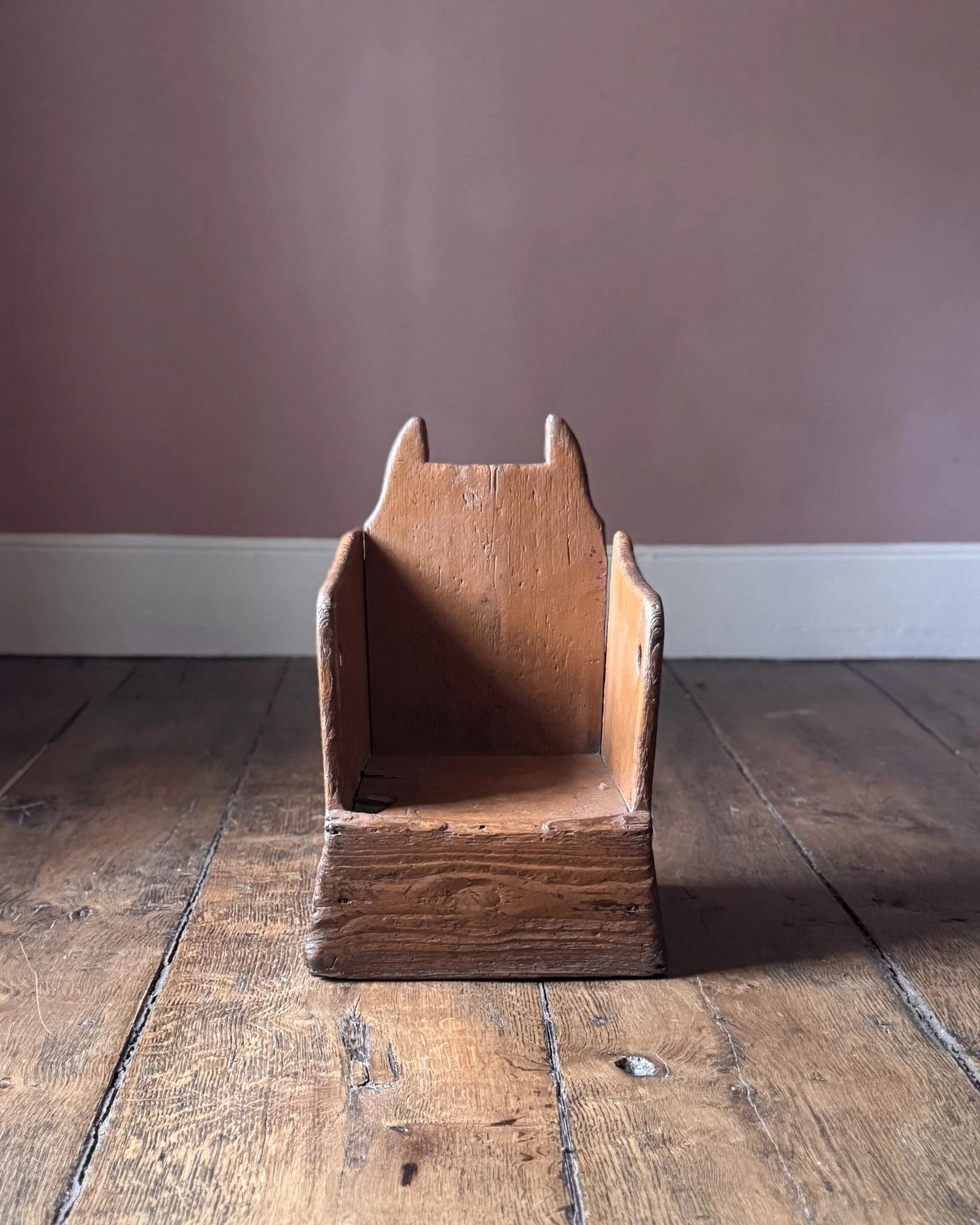 Primitive 19th Century Welsh Child's Lambing Chair