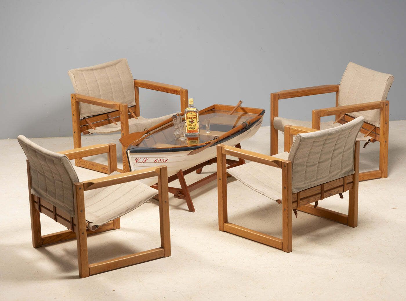 Salontafel In Bootvorm Met Glazen Blad, Contemporary Design (Na 2000) photo furniture