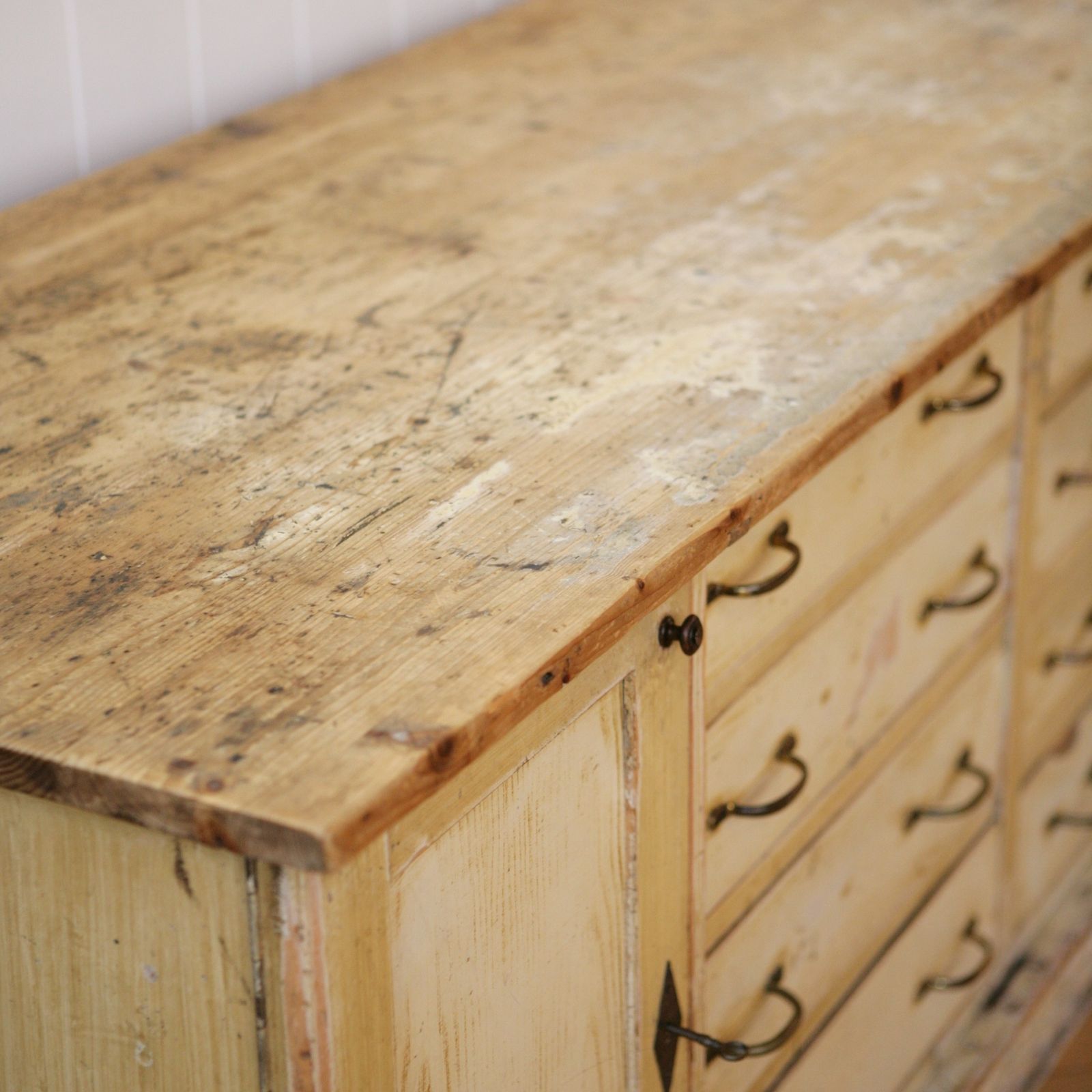 photo vintage Large English Painted Pine Shop Counter