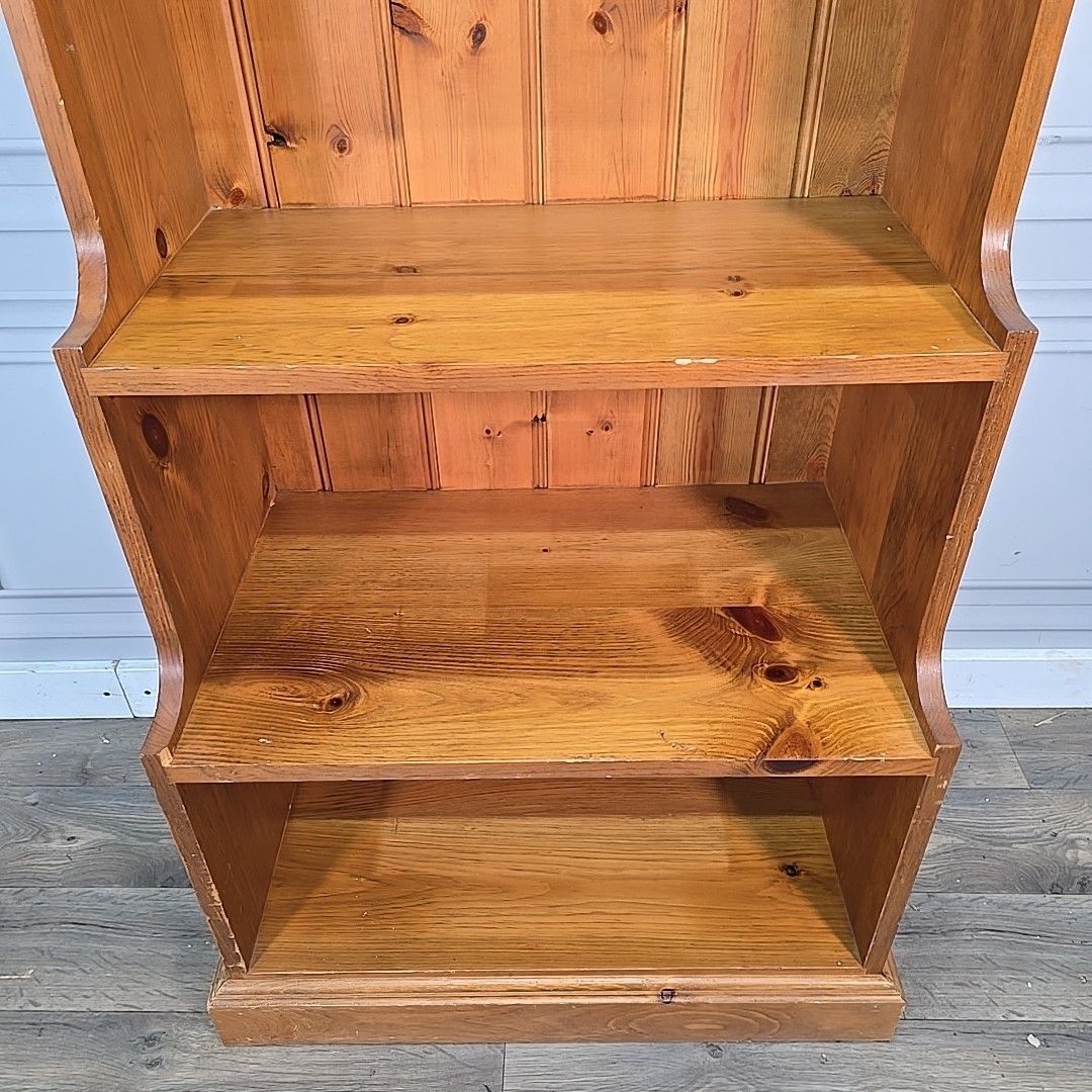 photo vinterior Retro Vintage Waterfall Bookcase Solid Wood Pine Rustic Farmhouse Shelving Unit