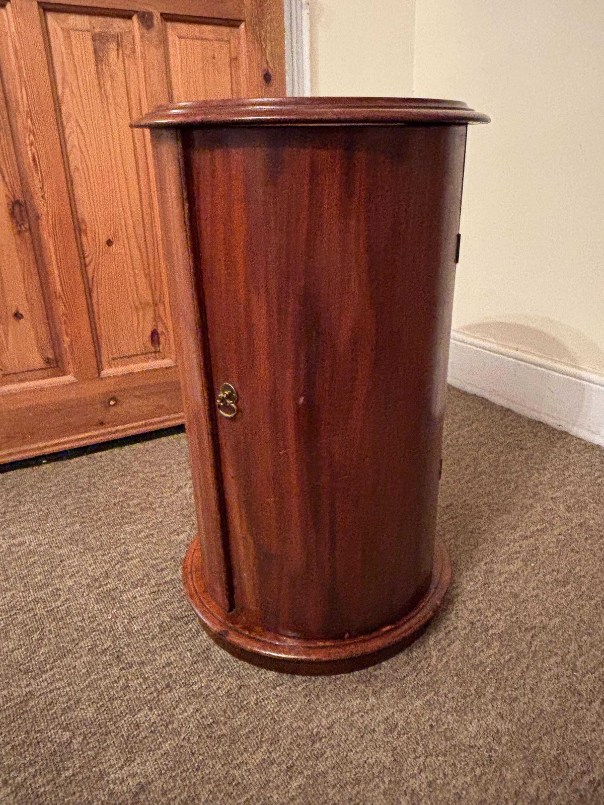 Antique Victorian Solid Mahogany Cylindrical Pot Bedside Cupboard Marble Top