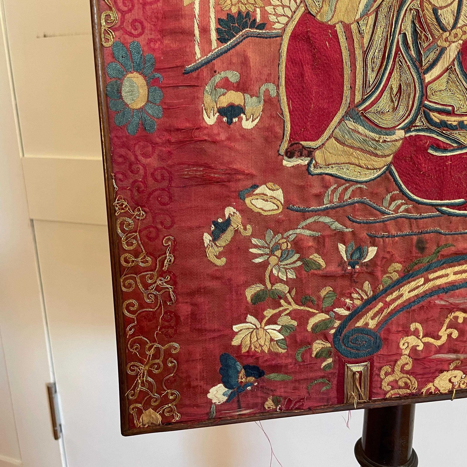 Antique Chinese Silk Embroidered Tapestry Screen Wooden Stand Oriental Figurative Artwork Old Art photo buy