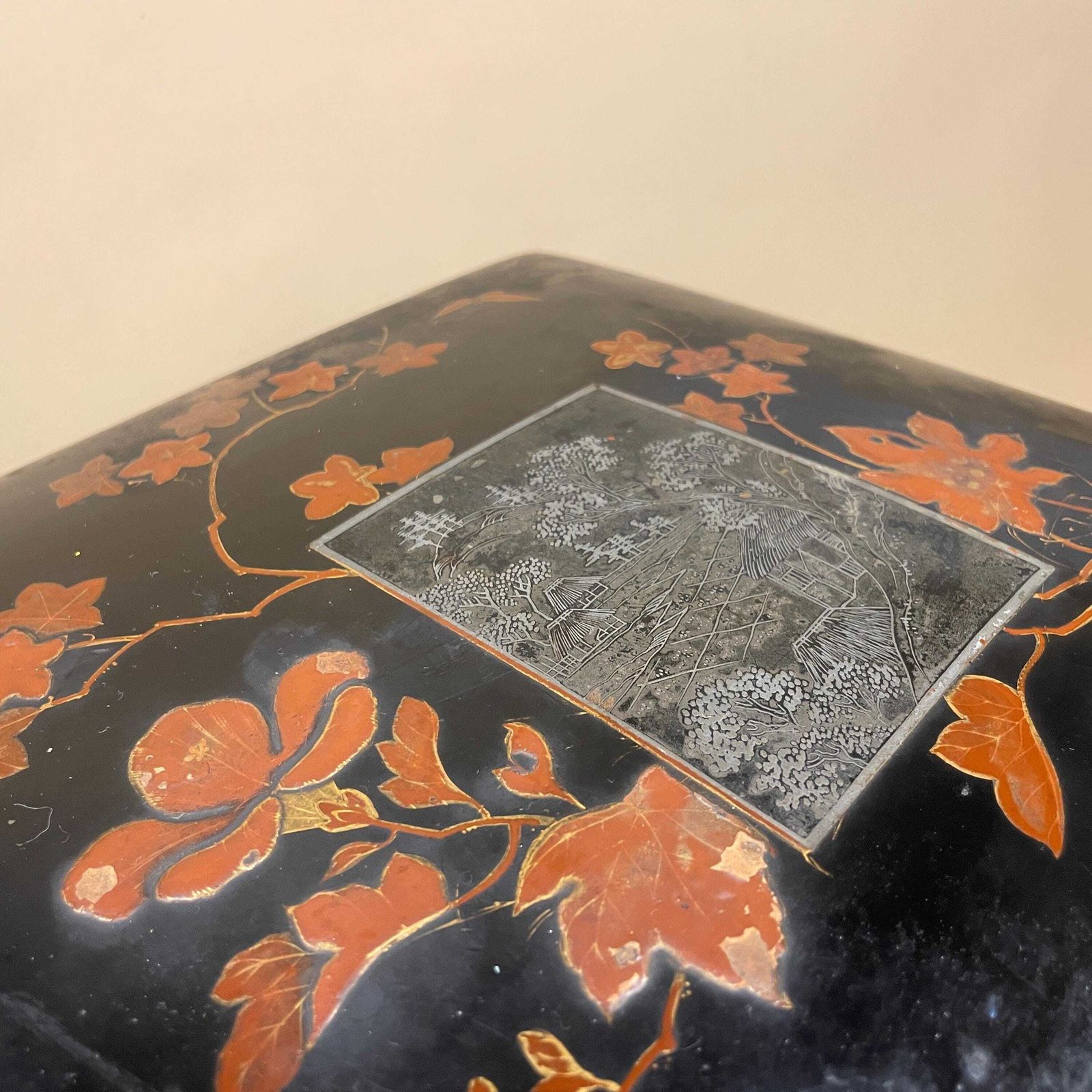 Antique Oriental Lacquer Box Black Painted Jewellery Sewing Box Floral Pattern Asian Chinoiserie Storage Chest Dressing Table Decor photo vinterior