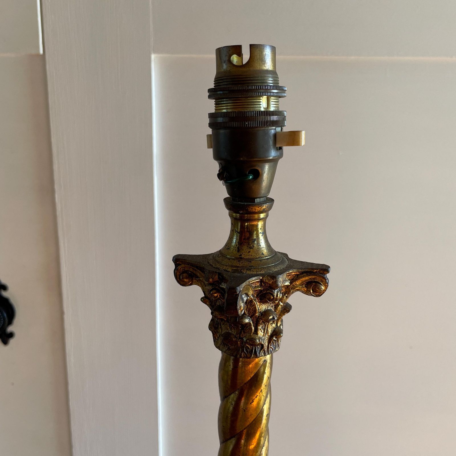 Lighting Antique Metal Brass Floor Lamp Gold Twisted Patterned Light Vintage Lighting 3 Feet Ornate Regency Freestanding Twist Elegant Classic photo