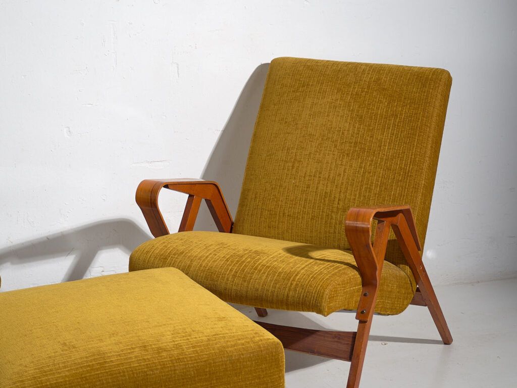 Set Of Two Armchairs And Ottoman – Mid Century Modern (C.1950) photo furniture