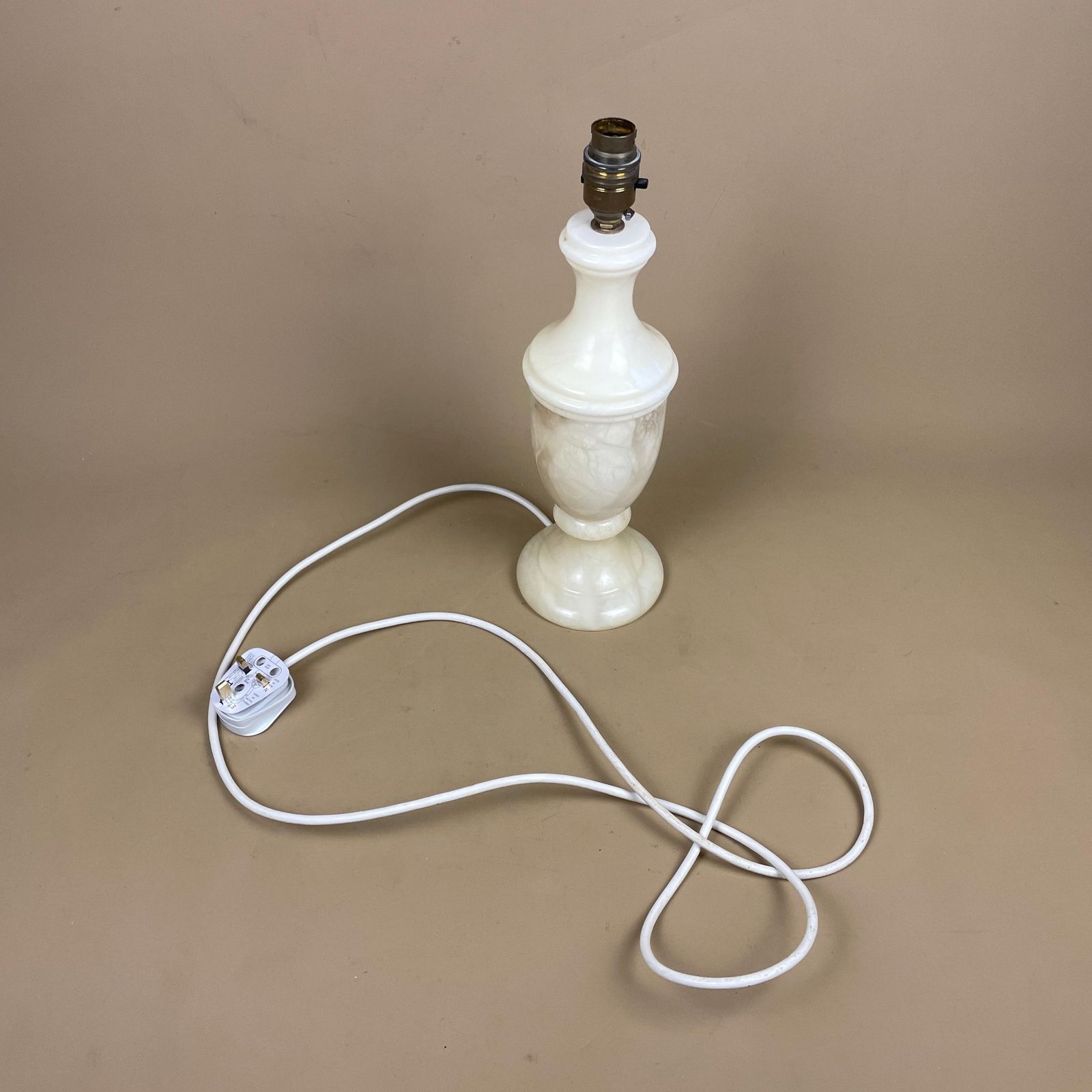 photo furniture Antique Alabaster Onyx Marble Lamp Light Cream Grey Bedside Side Table Desk Marbled Patterned Vintage Downton Stone Heavy Classic Natural