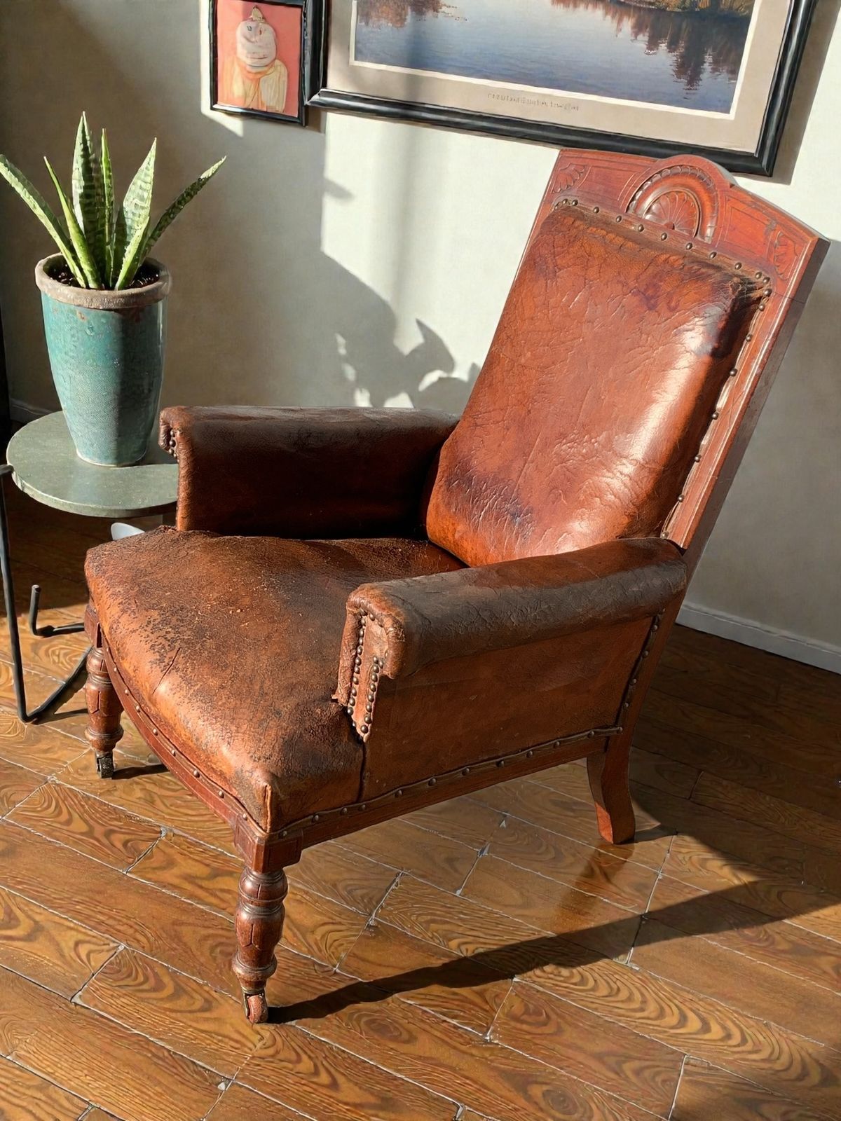 photo vinterior Antique Victorian Leather Library Chair On Castors C 1840's