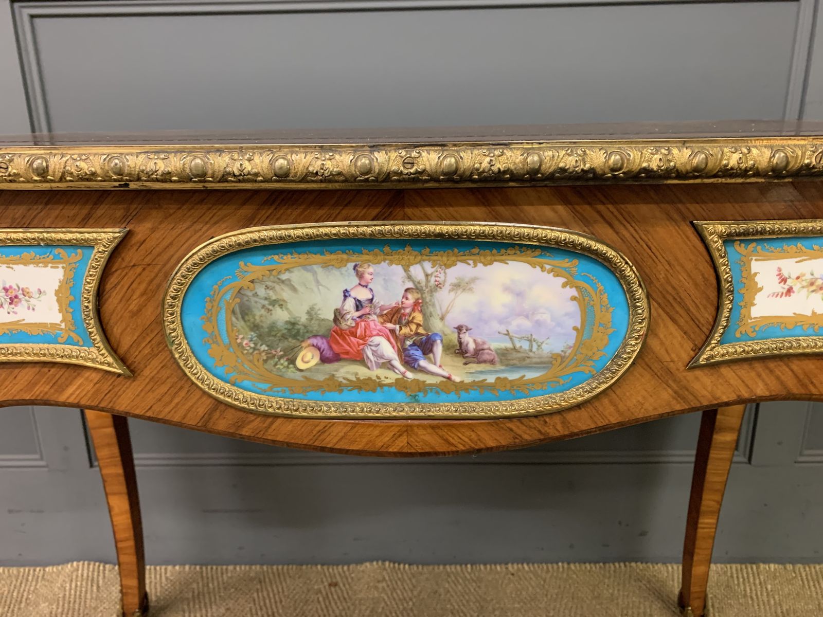 French Tulip Wood Bureau Plat, 1800s photo 14950.0