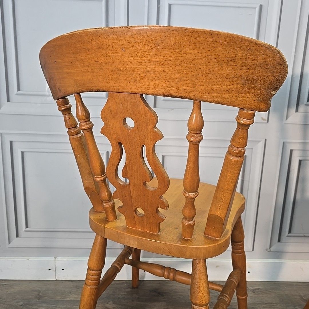 photo vinterior Antique Wooden Farmhouse Chairs Pair 2 Victorian Style Solid Turned Country