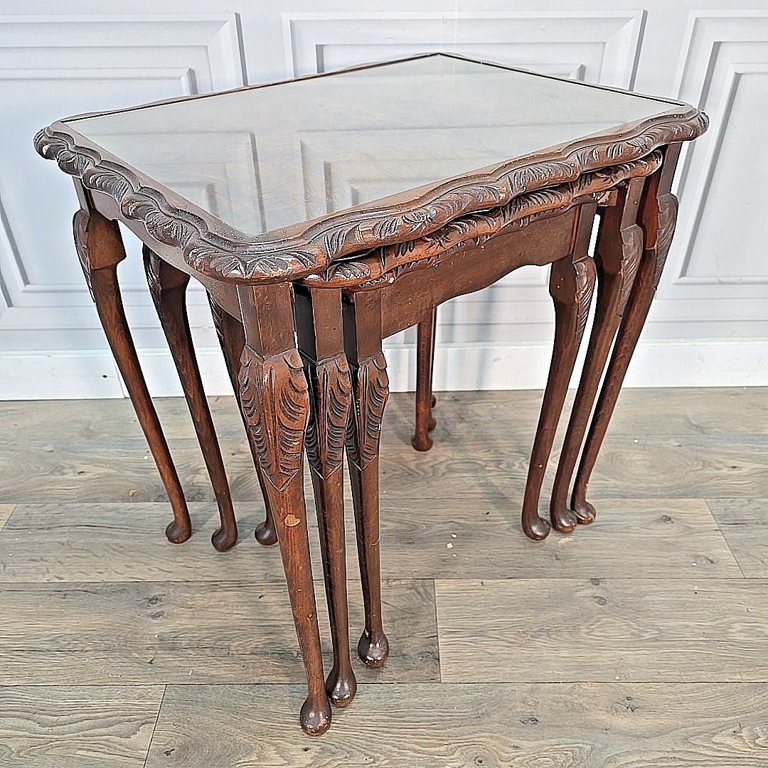 Vintage Nest Of Tables Walnut Veneer Queen Anne Antique Style Set Nested Side