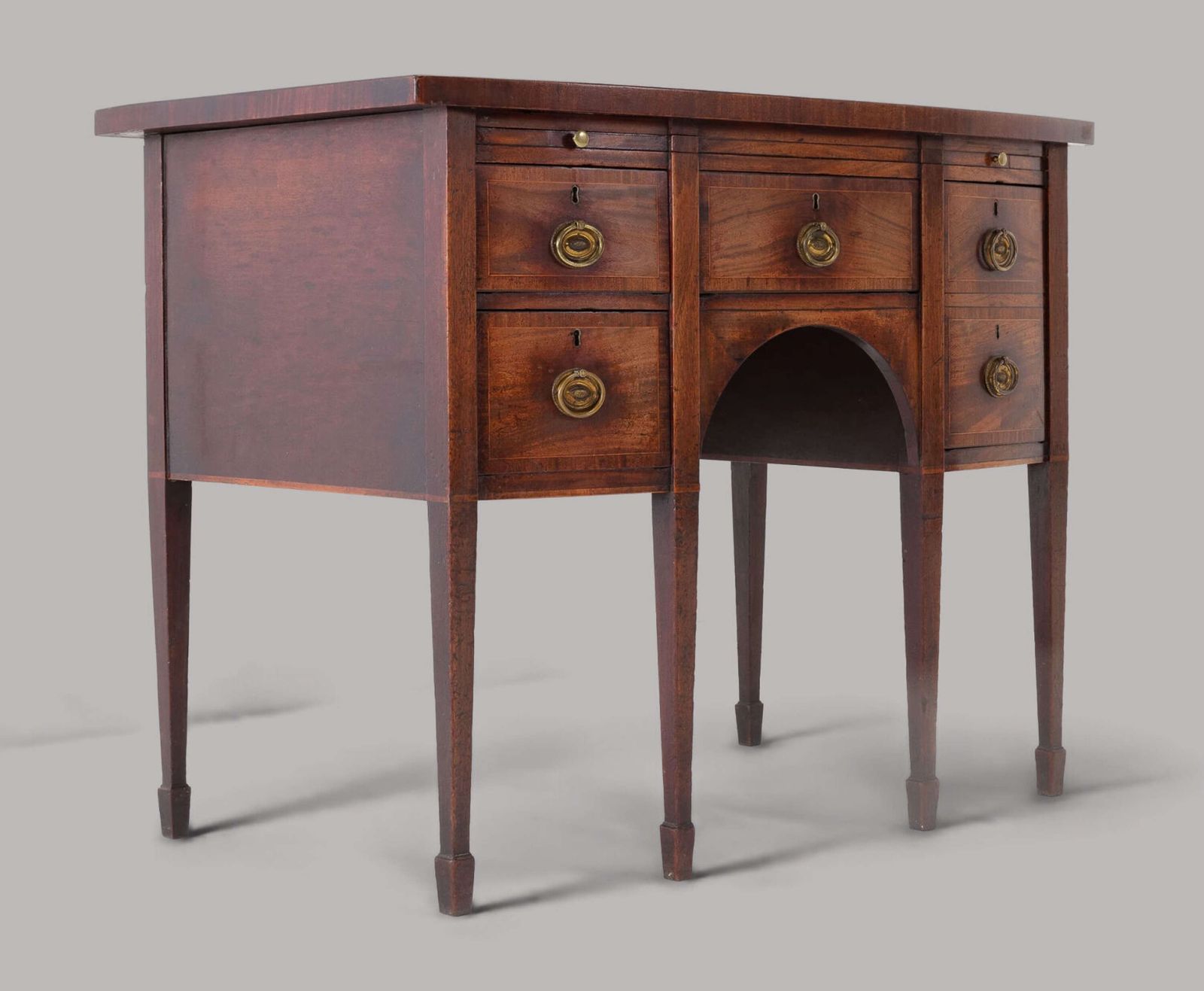 Good George III Mahogany Bow Fronted Sideboard photo furniture