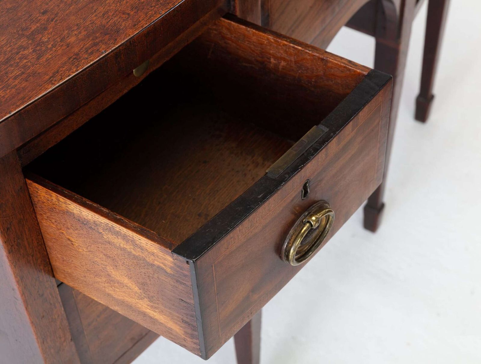 Furniture Good George III Mahogany Bow Fronted Sideboard photo