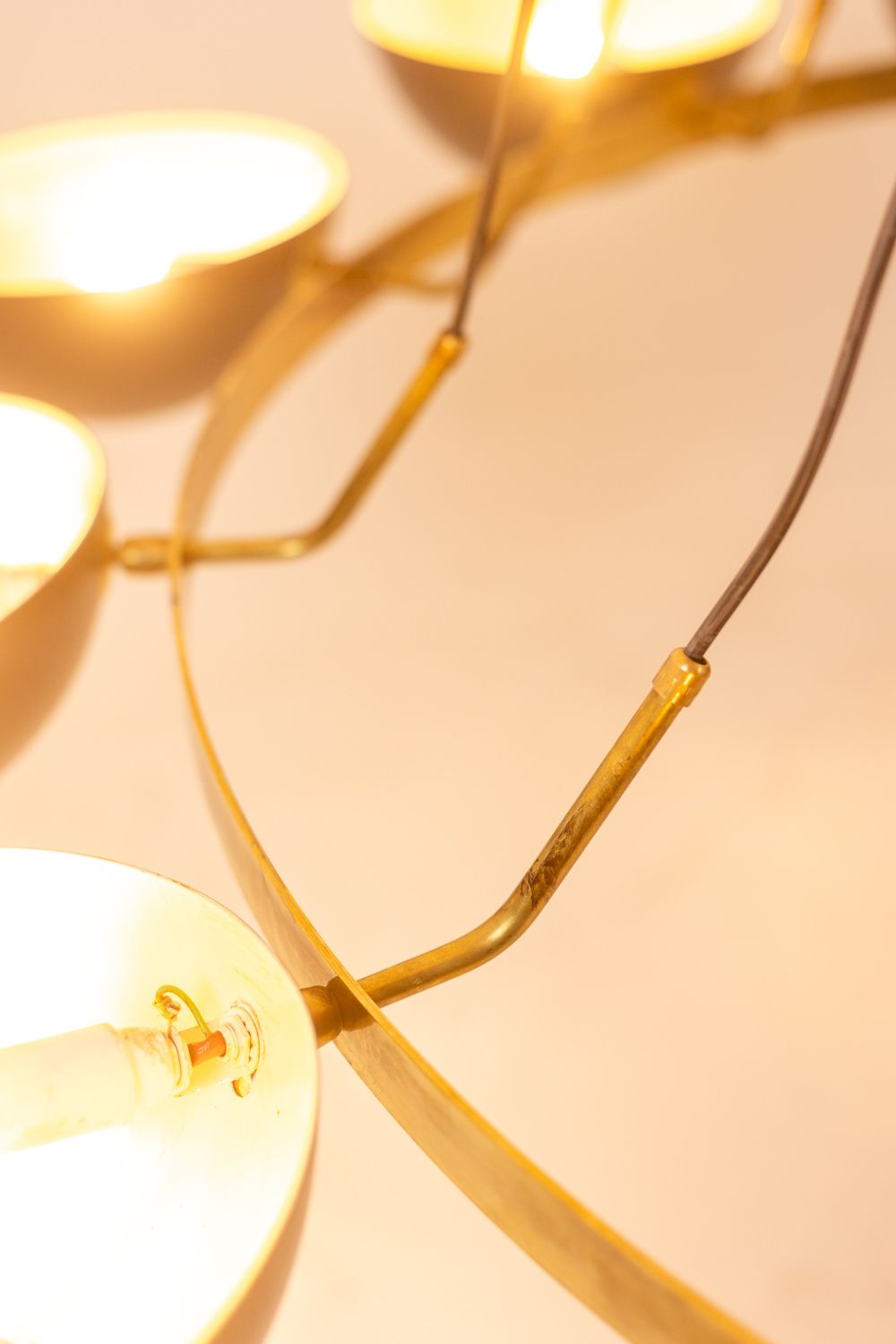 12 Light Chandelier In Patinated Brass And Black Lacquered Metal. Contemporary photo vintage