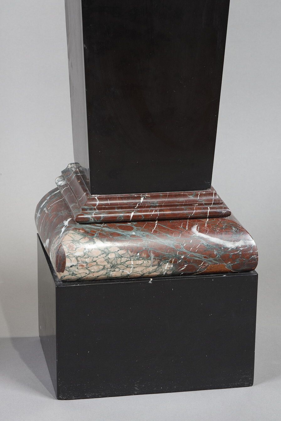 5954.0 Pair Of Black And Red Marble Sheaths, 19th Century photo