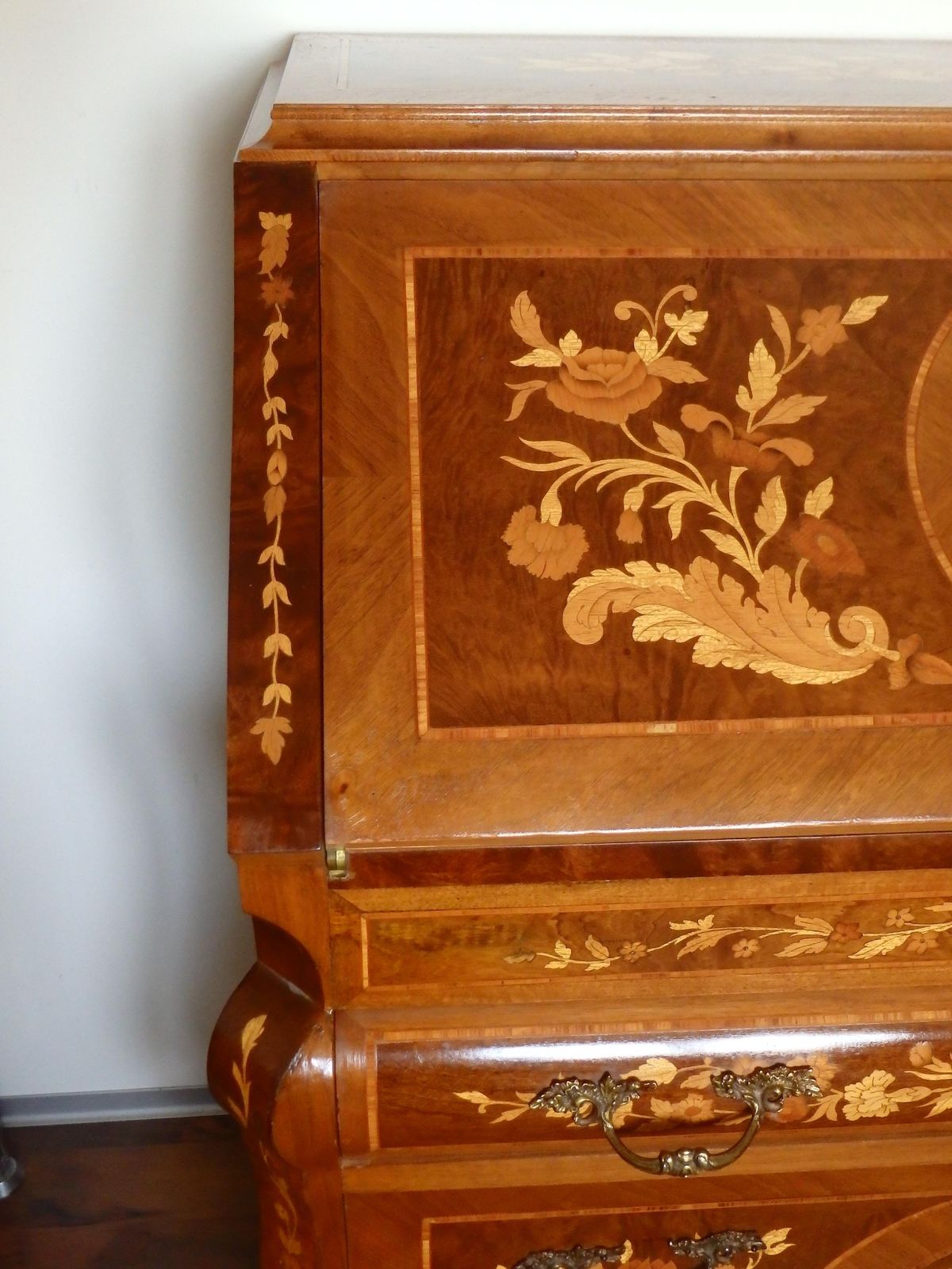 Ladies' Secretary Desk With Rich Floral And Bird Inlays And Many Drawers photo 3383.0