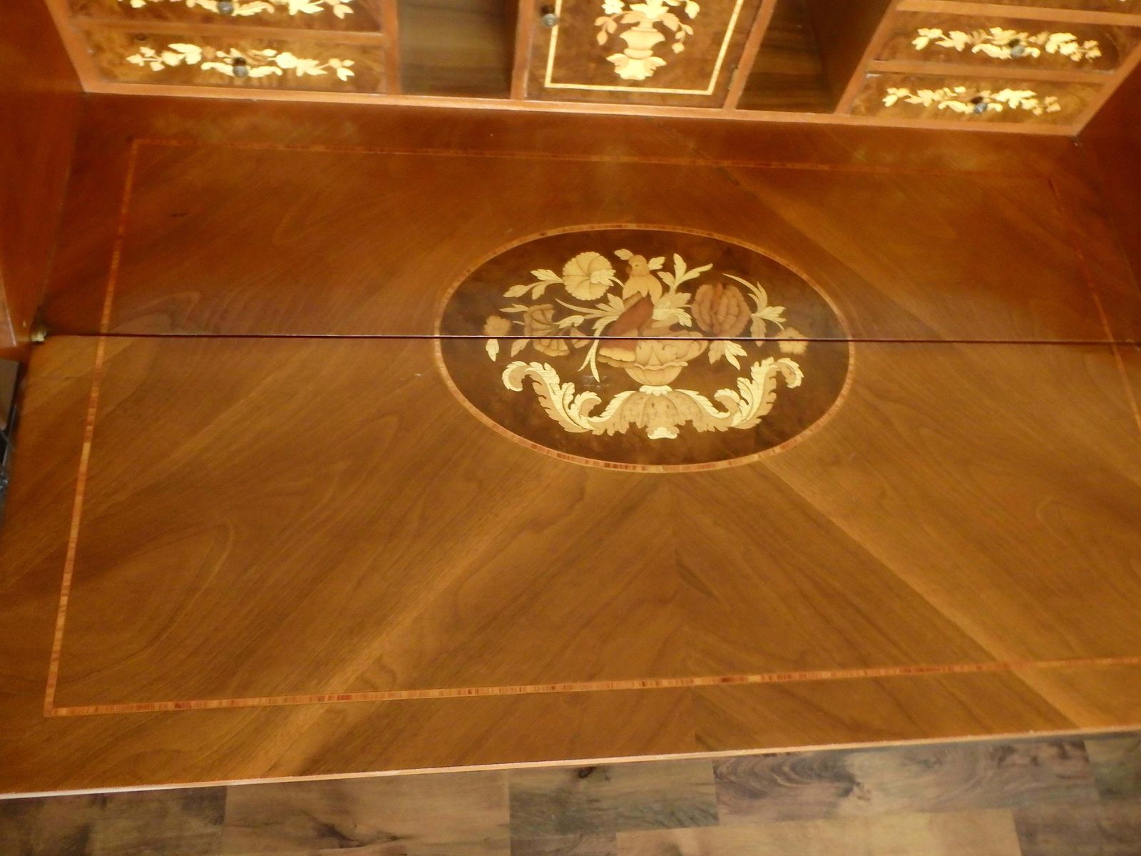 photo vinterior Ladies' Secretary Desk With Rich Floral And Bird Inlays And Many Drawers