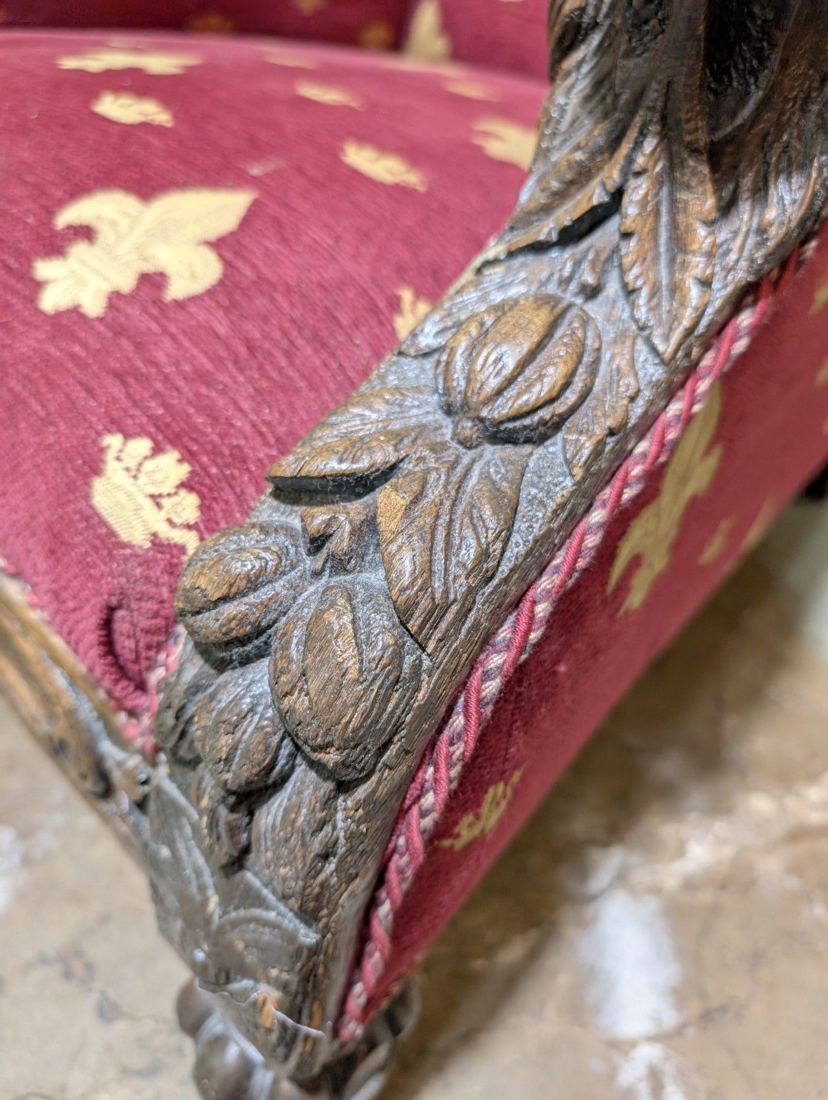 845.0 Antique Victorian Oak Carved Armchair With Lions Head Fleur De Lis Fabric photo