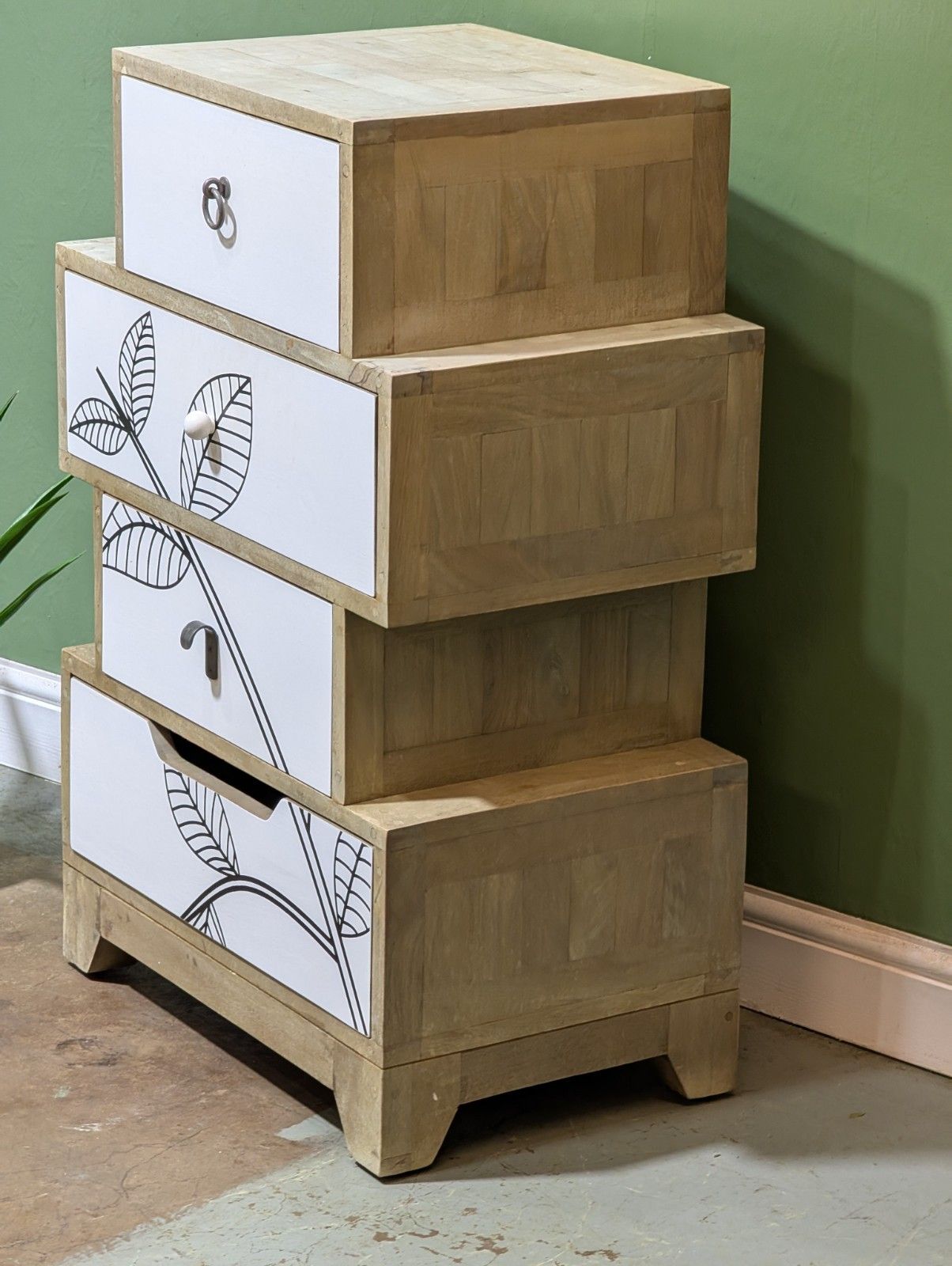 Modern Chest Of Drawers  4 Drawer Bedroom Dining Room Furniture Cabinet Rrp 229 photo vinterior