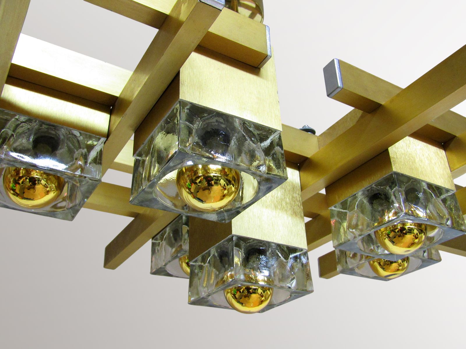 photo vinterior Large 1970s Italian Cubic Chandelier Or Wall Fixture By Gaetano Sciolari