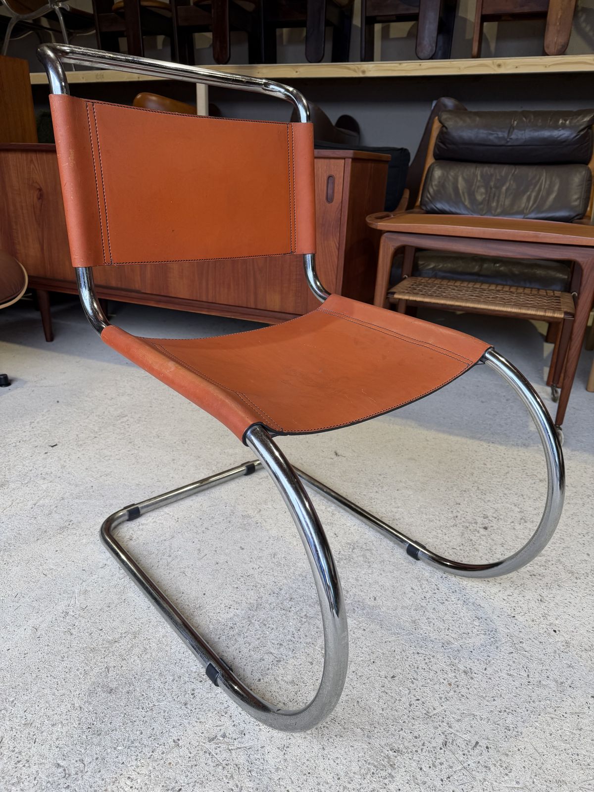 photo for sale Tan Leather Mr10 Cantilever Chair In The Manner Of Ludwig Mies Van Der Rohe Bauhaus