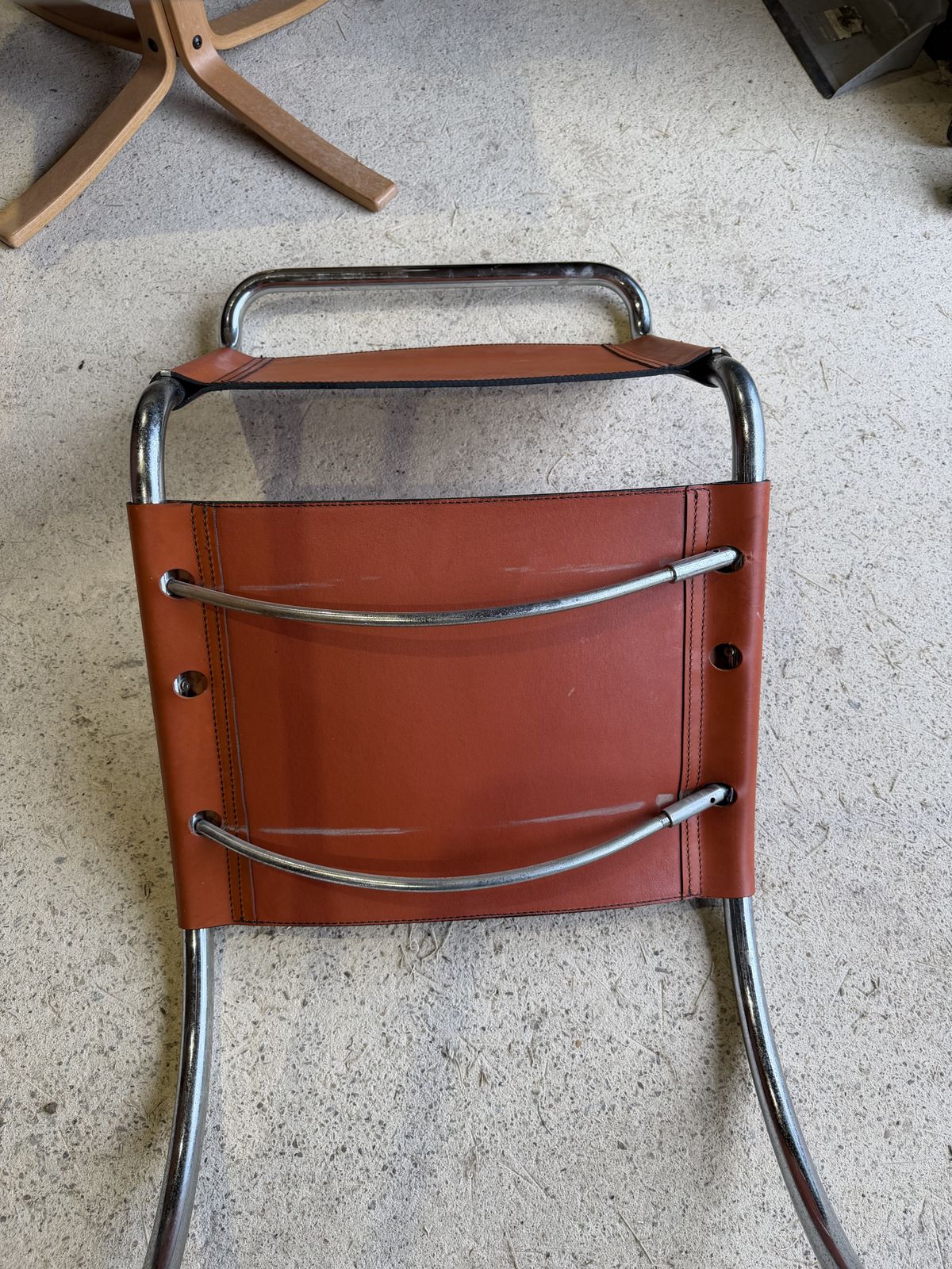 photo vinterior Tan Leather Mr10 Cantilever Chair In The Manner Of Ludwig Mies Van Der Rohe Bauhaus