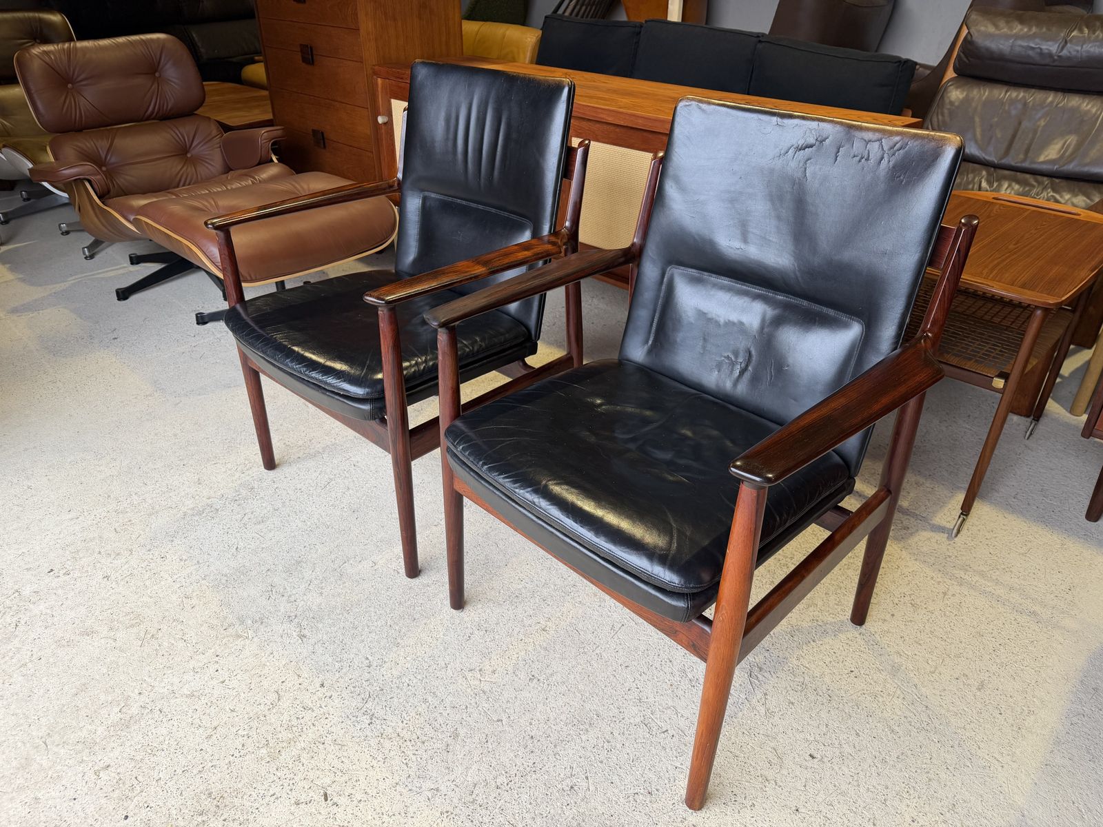 Pair Of Danish Rosewood Armchairs Model 341 By Arne Vodder For Sibast Mobler photo vinterior