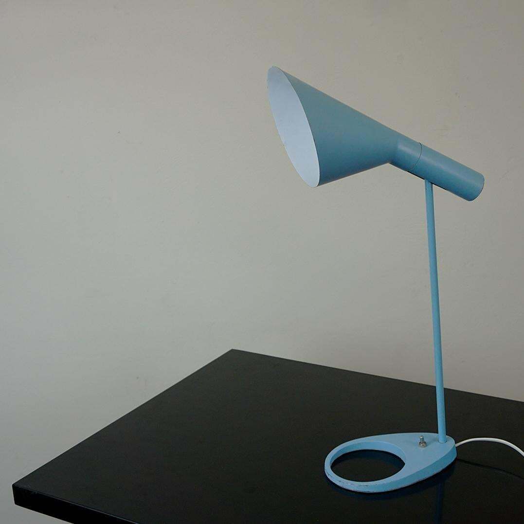photo vintage Blue Aj Table Lamp By Arne Jacobsen For Louis Poulsen Denmark