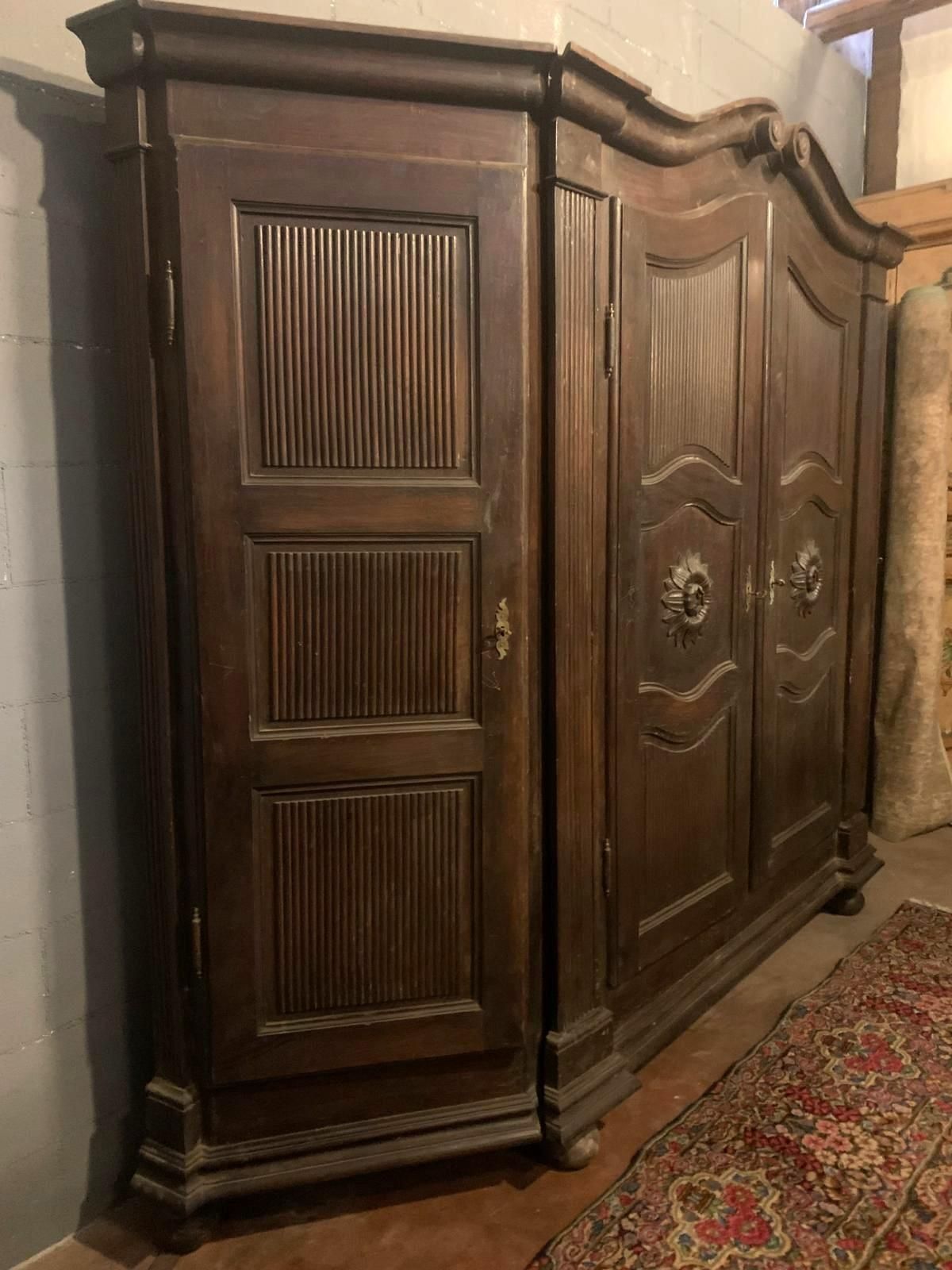 photo buy Piedmontese Walnut "Grissinato" 4 Door Closet, Italy