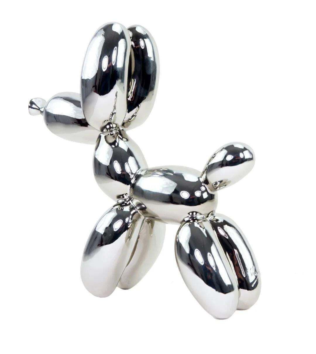 Contemporary Art Piece Balloon Dog Sculpture In Bronze Silvered photo vinterior