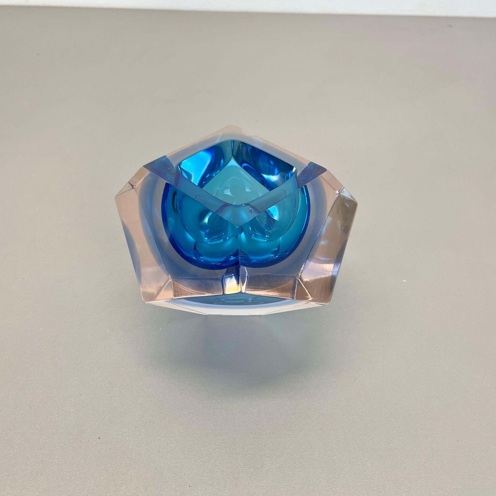 1.4kg Murano Glass Faceted "Diamond" Sommerso Bowl By Flavio Poli, Italy, 1970s photo for sale