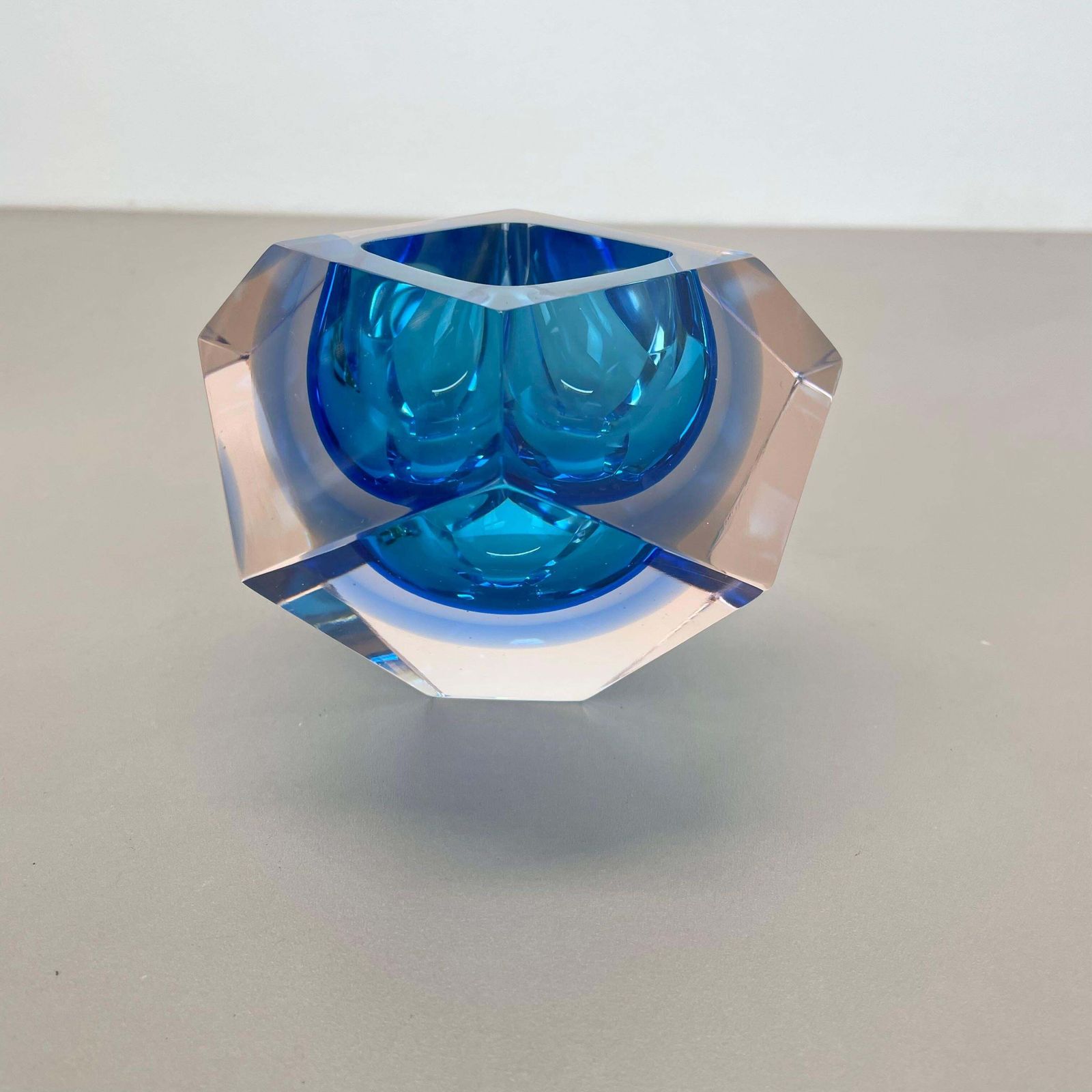 1.4kg Murano Glass Faceted "Diamond" Sommerso Bowl By Flavio Poli, Italy, 1970s photo 566.0