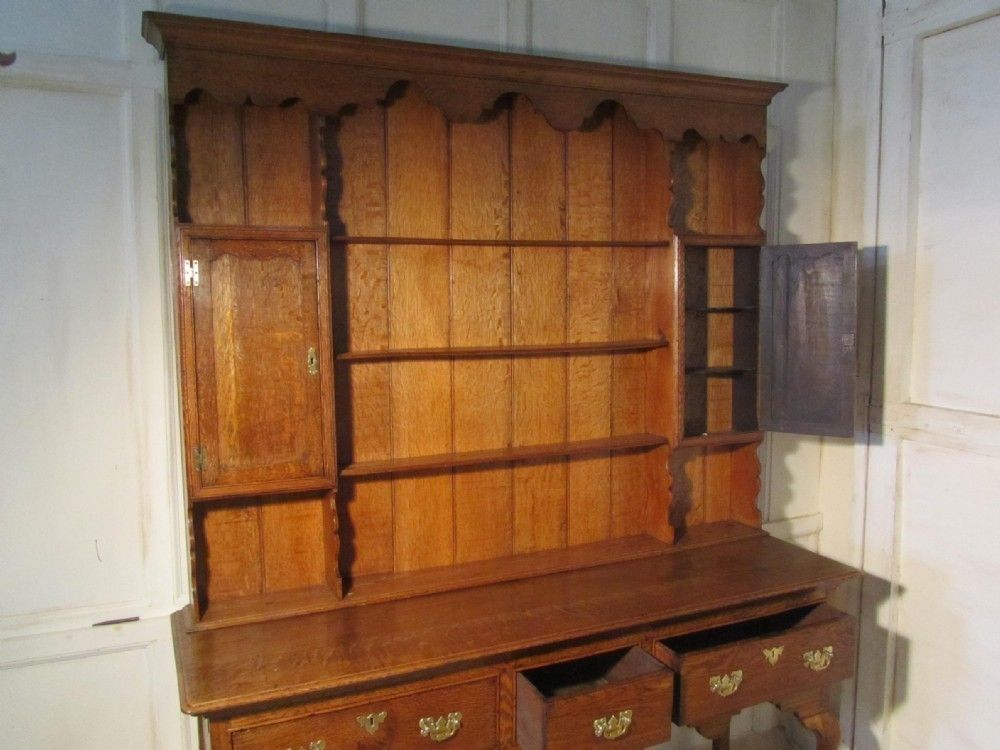An Exceptional Georgian Country Oak Dresser photo vinterior