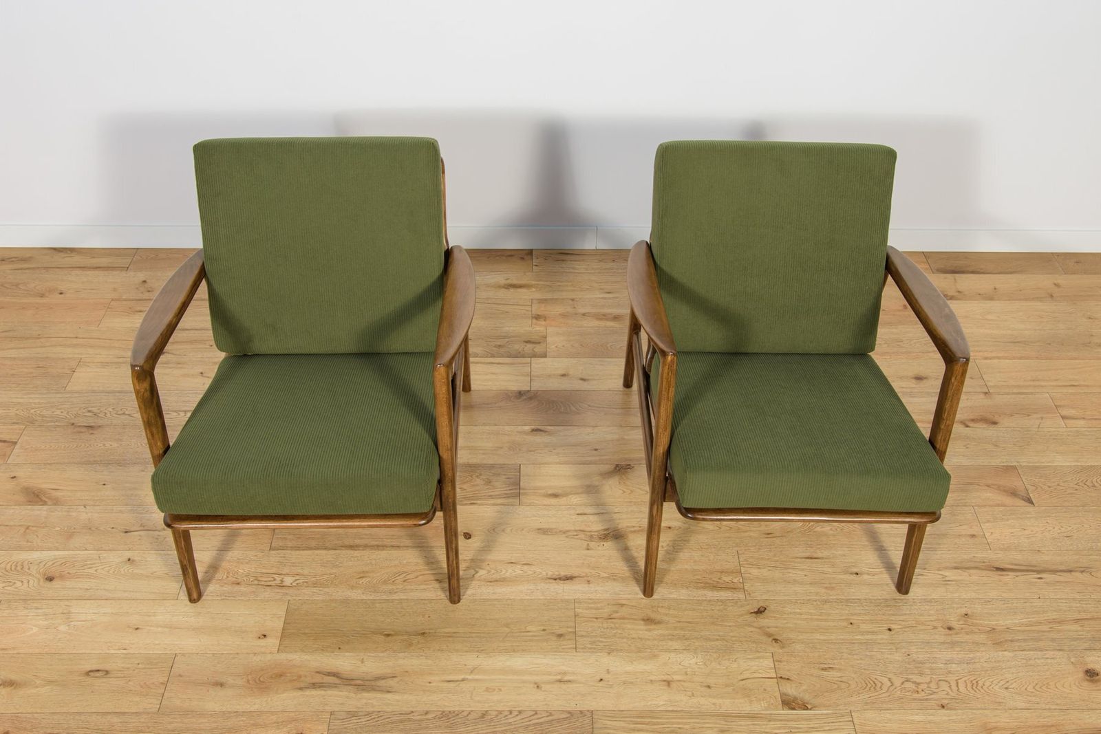 Model 300 139 Lounge Chairs From Swarzędz Factory, 1960s, Set Of 2 photo Furniture