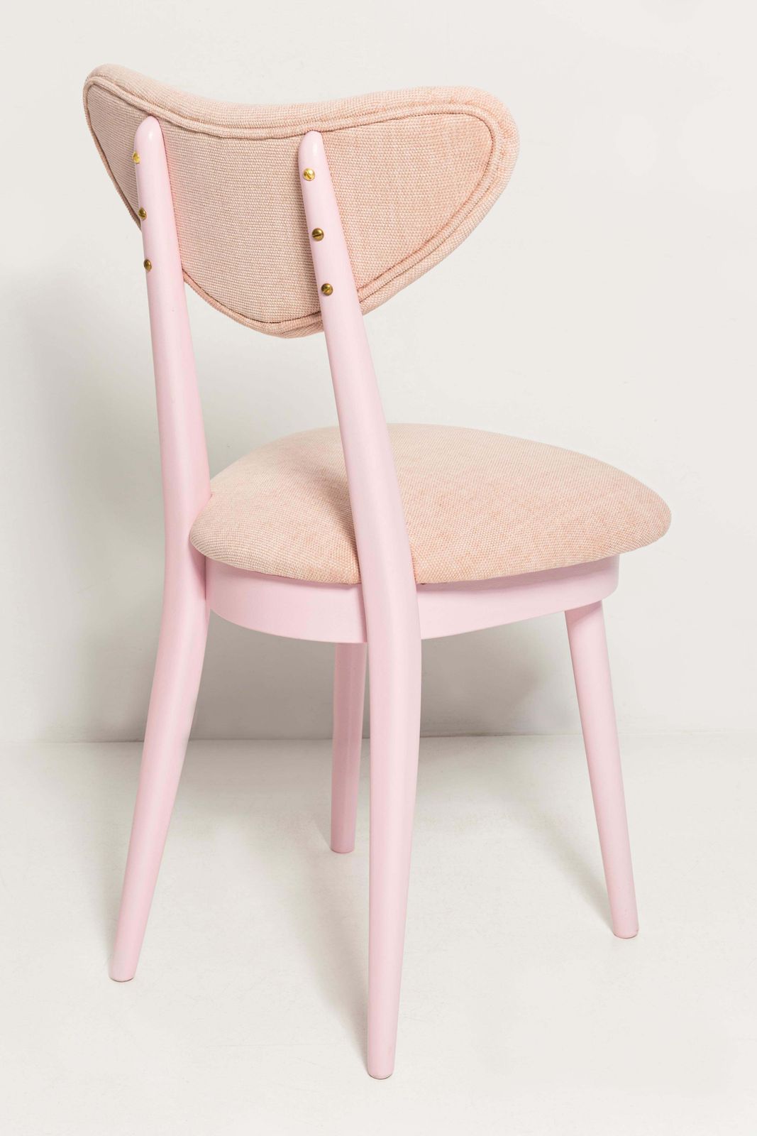 Mid Century Fauteuil Met Hartvorm, Lichtroze Chenillestof, Roze Hout, Europa, Jaren 1960 photo 702.0