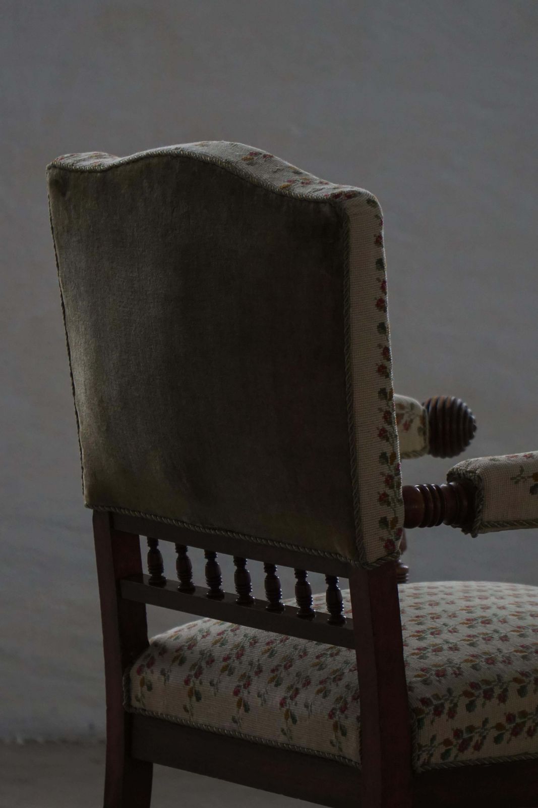 Danish Modern Armchair In Turned Wood With Floral Upholstery, Early 20th Century photo vinterior